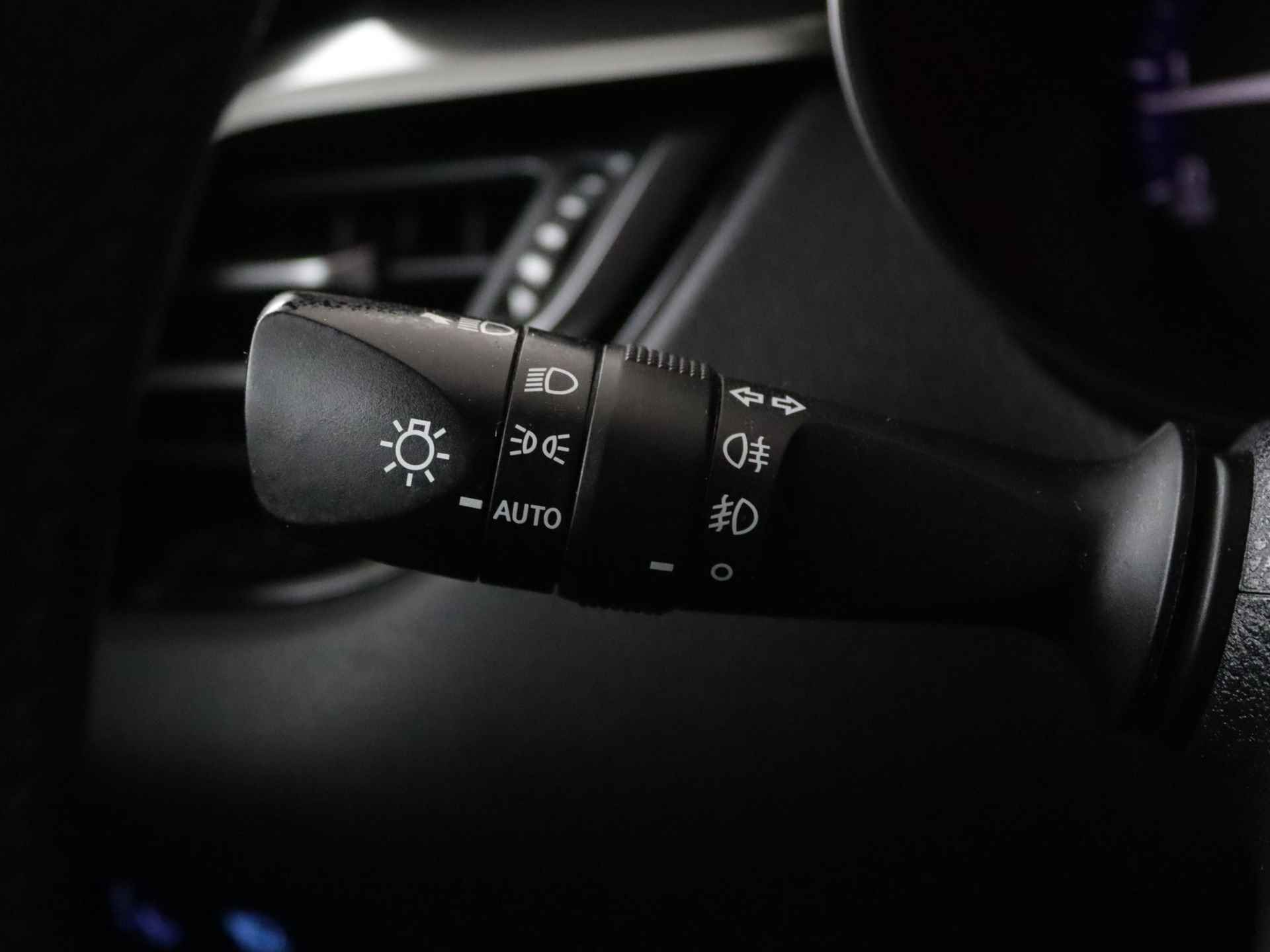 Toyota C-HR 1.2 Dynamic | Navigatie | Camera | Led | - 24/41