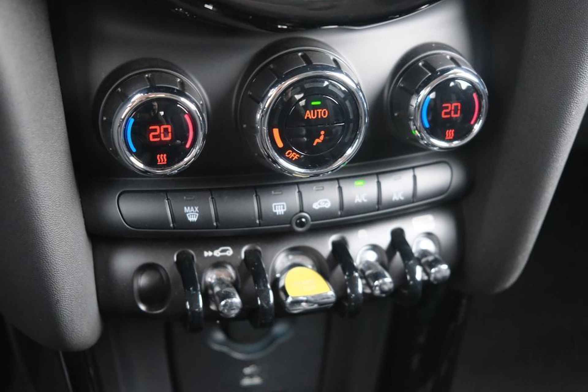 Mini Electric Cooper S 184pk 32 kWh Classic | Navi | App Connect | Climate | Cruise | PDC - 14/29