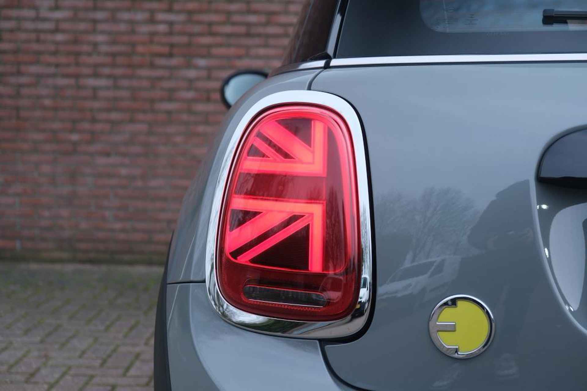 Mini Electric Cooper S 184pk 32 kWh Classic | Navi | App Connect | Climate | Cruise | PDC - 24/29