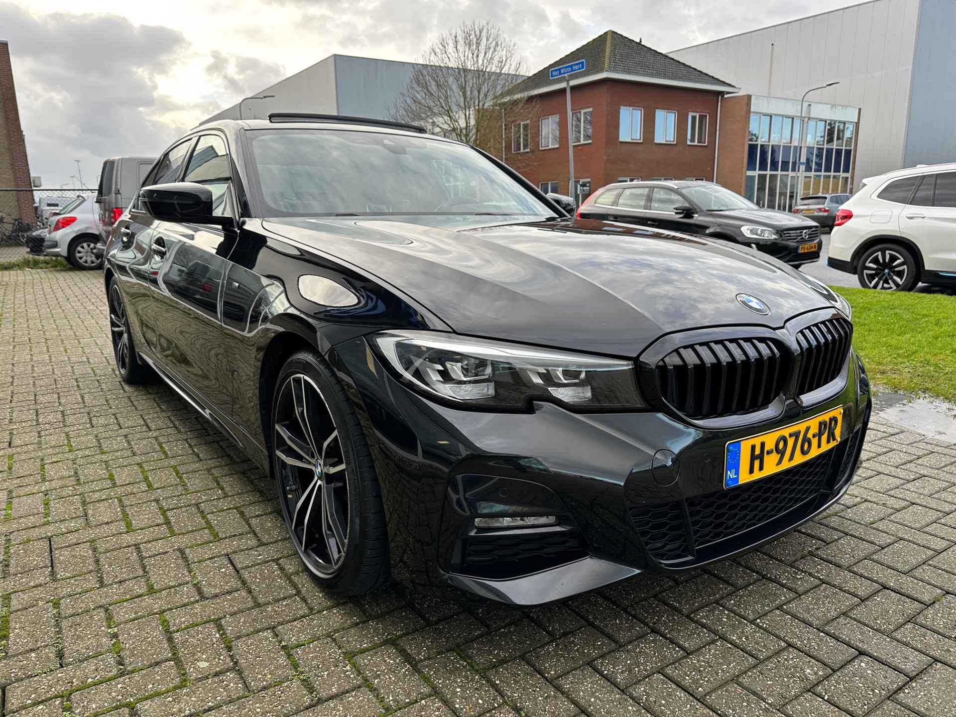 BMW 3 Serie 318i M SPORT Executive Edition Schuifdak - 7/32