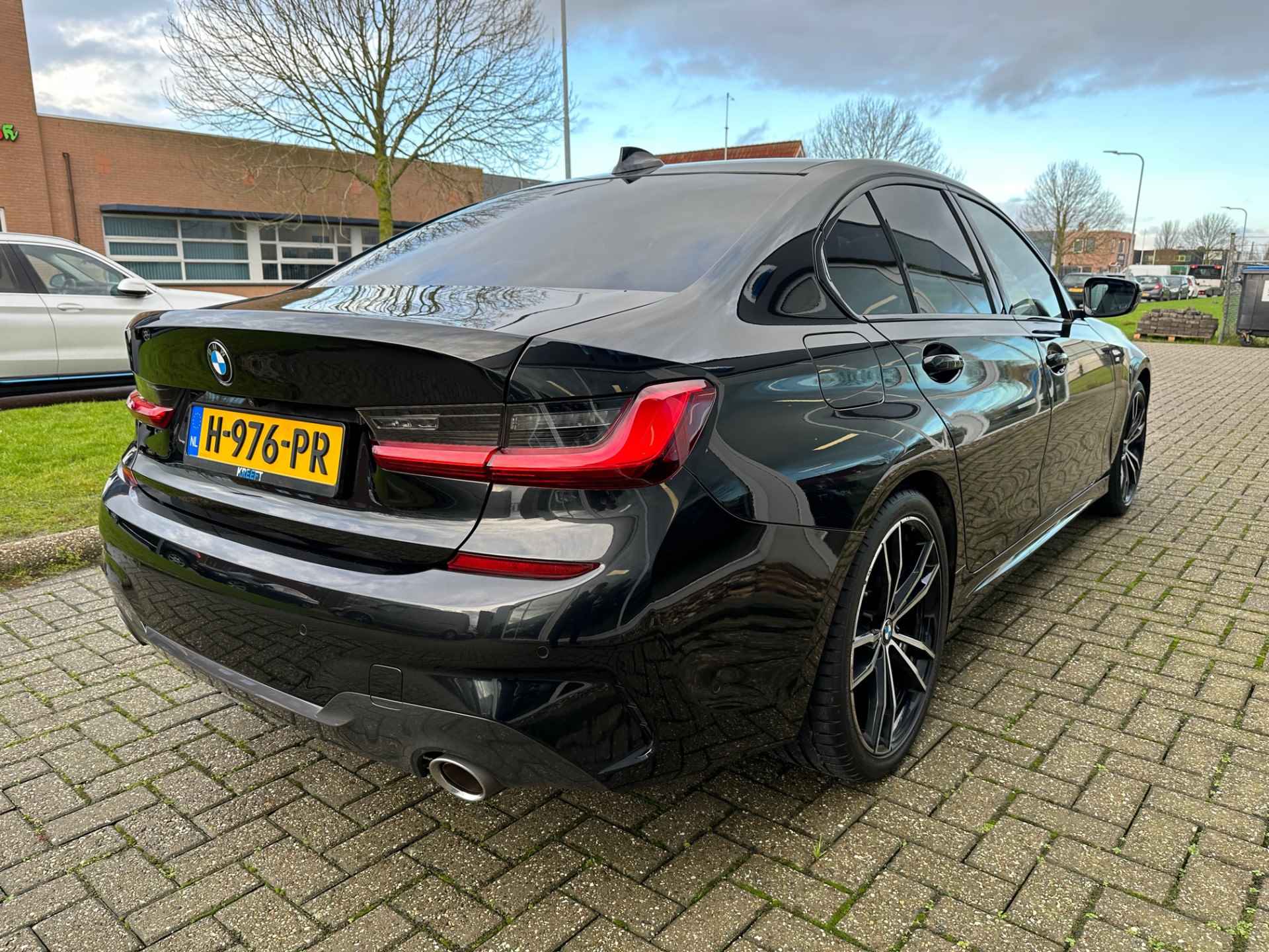 BMW 3 Serie 318i M SPORT Executive Edition Schuifdak - 9/32