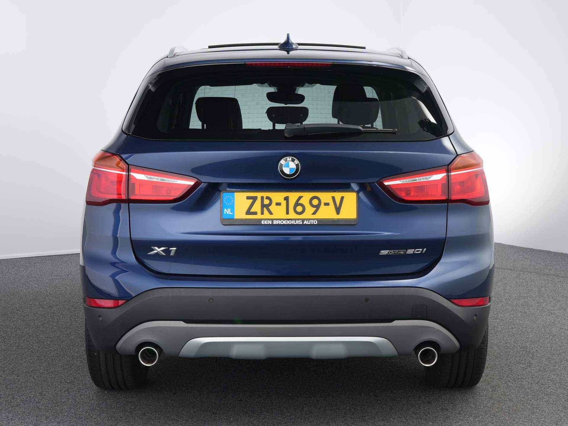 BMW X1 sDrive20i High Executive X-line | Automaat | Panoramadak | Navigatie | Stoelverwarming | - 6/32