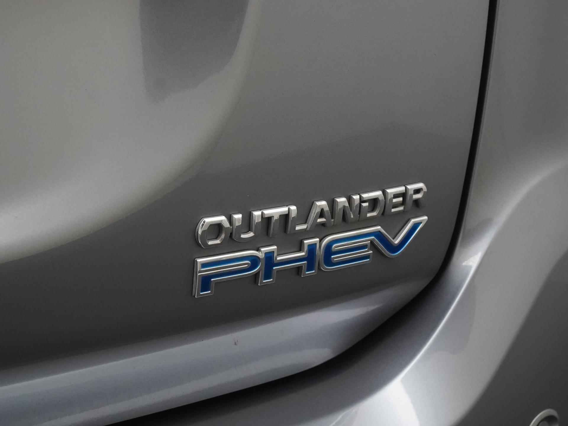 Mitsubishi Outlander 2.0 PHEV Premium | Camera | Blind Spot | Standkachel | Zondag Open! - 23/39