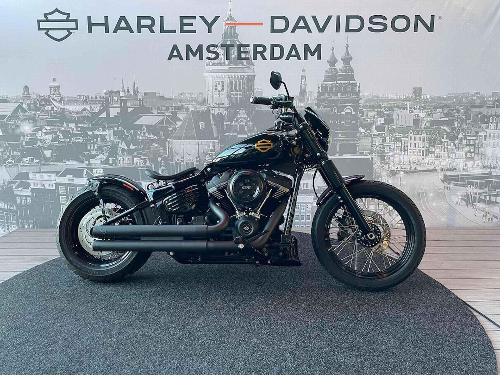 Harley-Davidson FXBB Softail Street Bob - 1/10