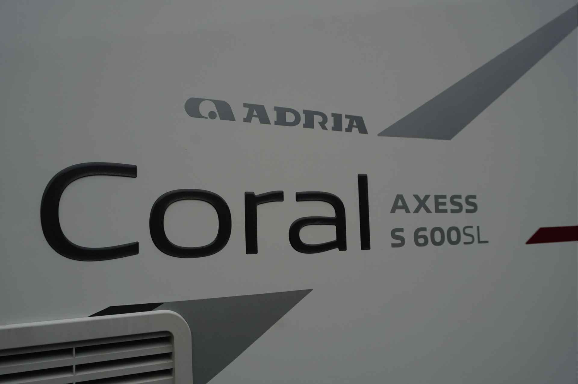 Adria Coral S600 SL + Enkele bedden/ Luchtvering/ Camera/ Airco/ Maxxfan/ Omvormer/ Garantie! - 37/58