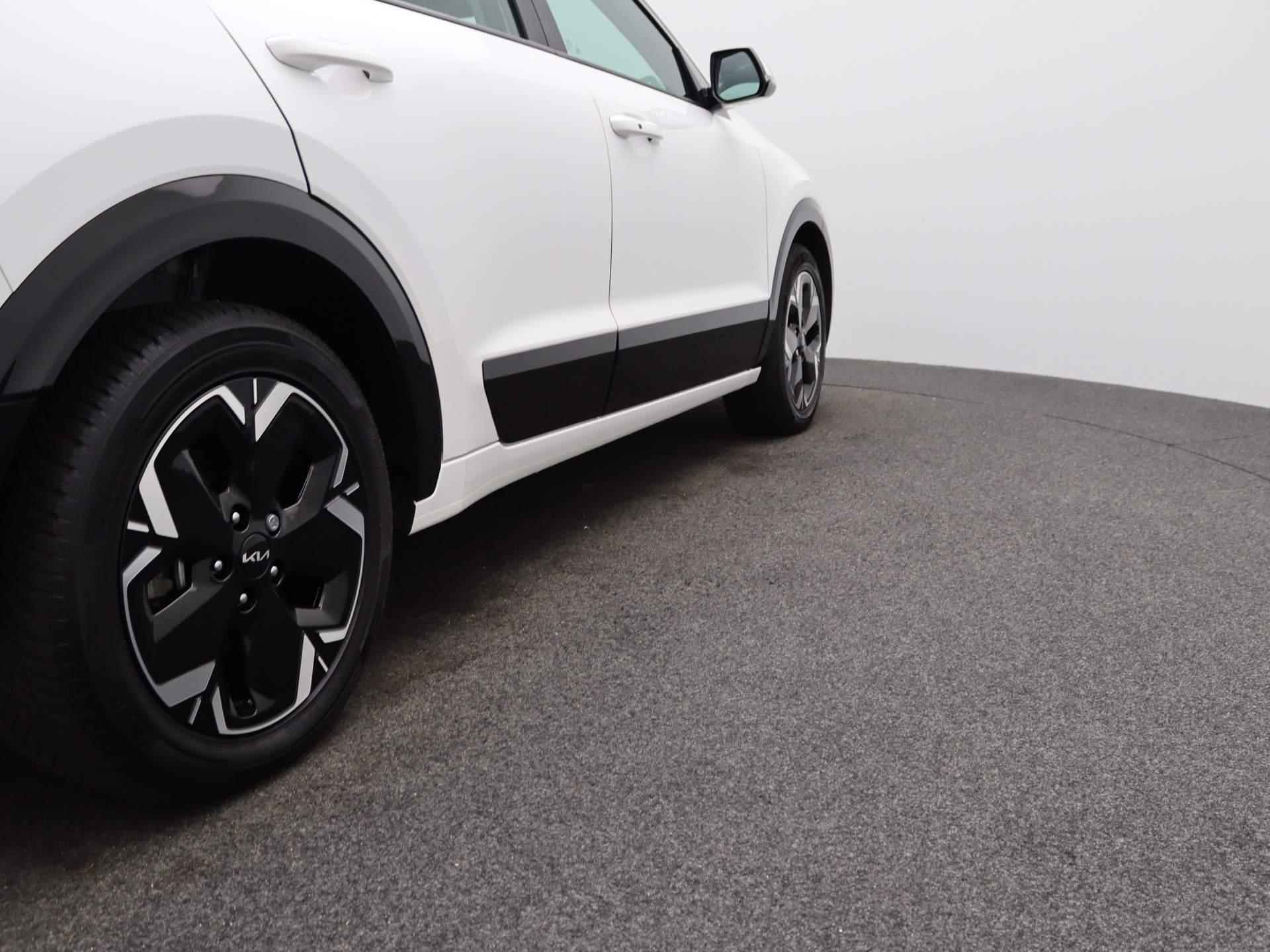 Kia Niro EV DynamicLine 64.8 kWh | 3-fase 11KW laden | Climate Control | Navigatie | LM Velgen | Eerste Eigenaar! | - 40/44