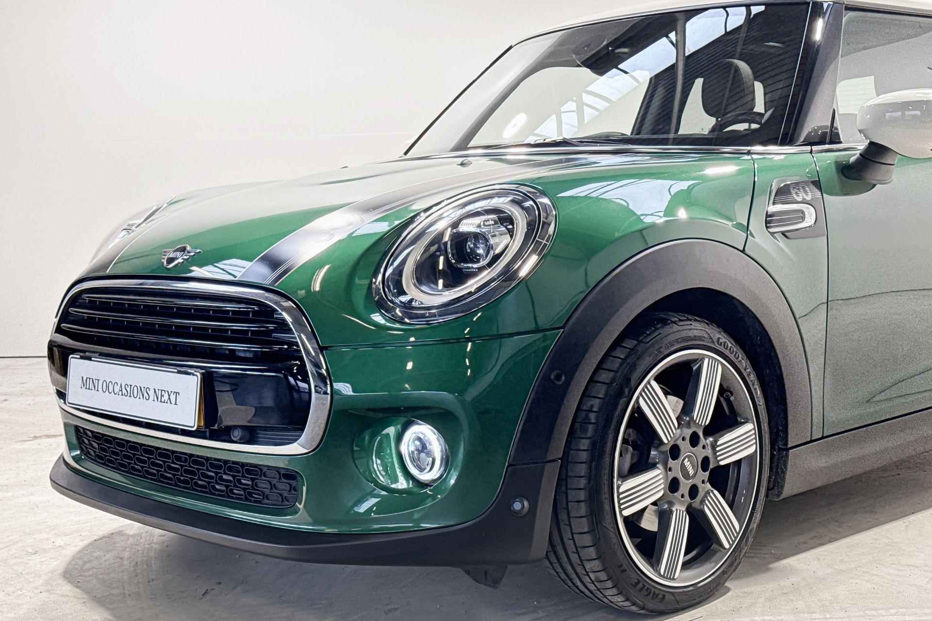 MINI 3-deurs Cooper 60 Years Edition Serious Business Aut. - 16/17