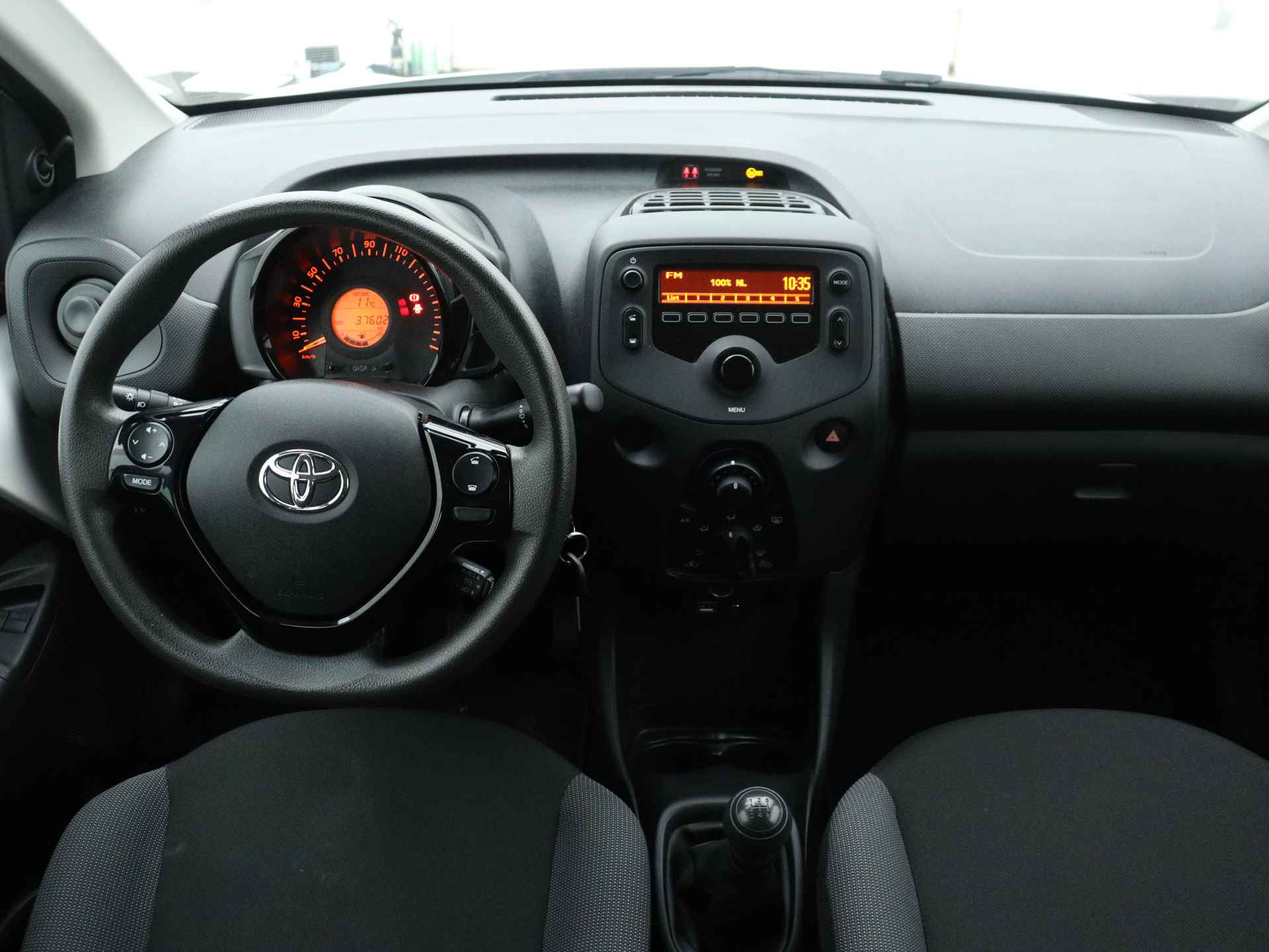 Toyota Aygo 1.0 VVT-i x-fun | Dealer onderhouden | Airco | Bleutooth | - 6/40