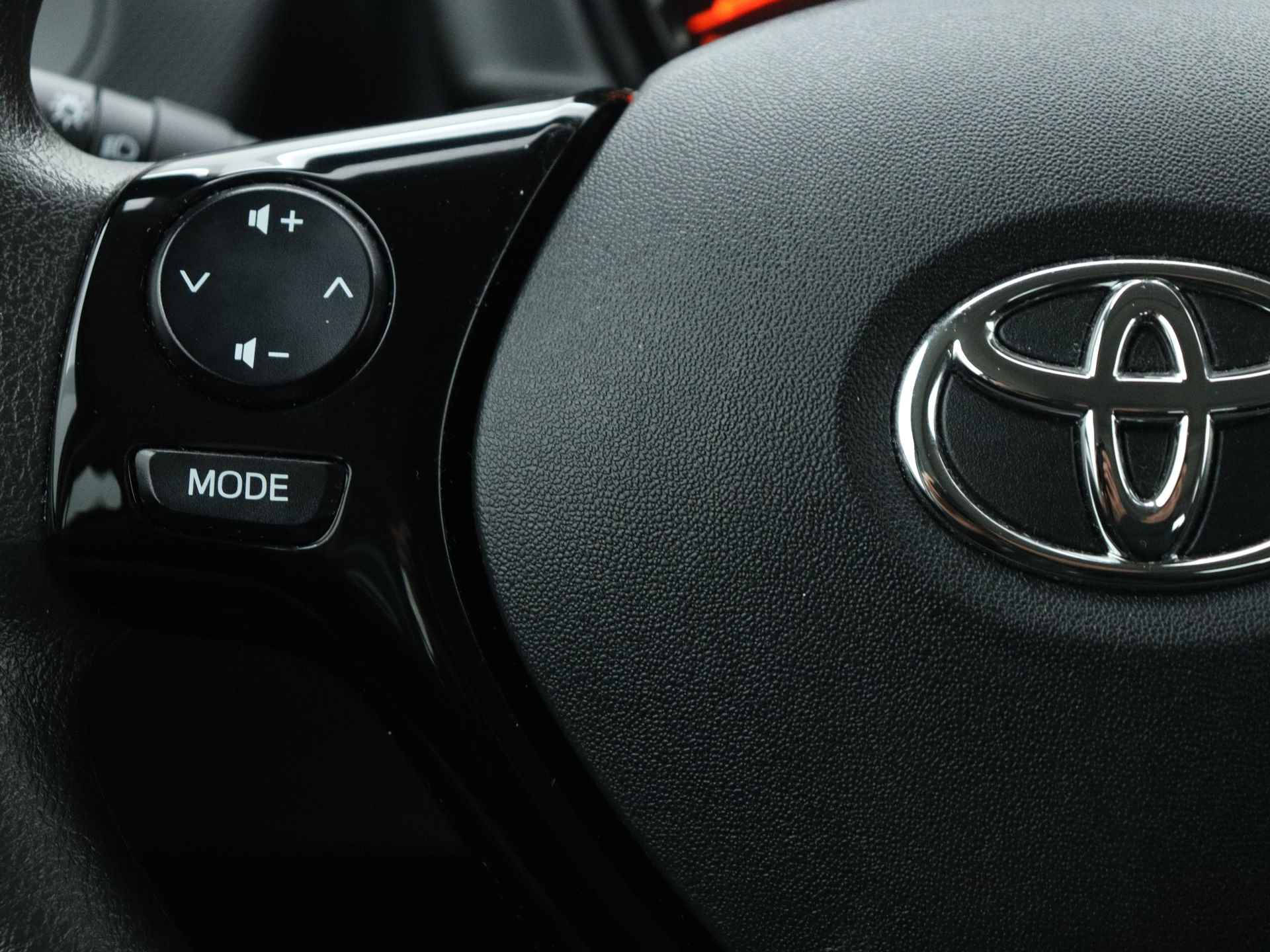 Toyota Aygo 1.0 VVT-i x-fun | Dealer onderhouden | Airco | Bleutooth | - 21/40