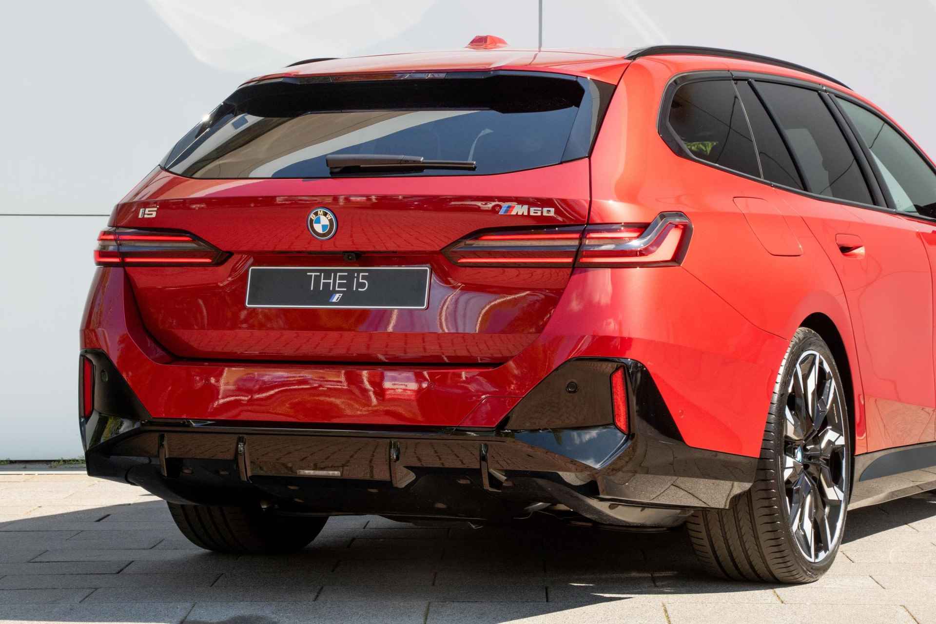 BMW i5 Touring M60 xDrive | Innovation Pack | Travel Pack | Comfort Pack - 35/35