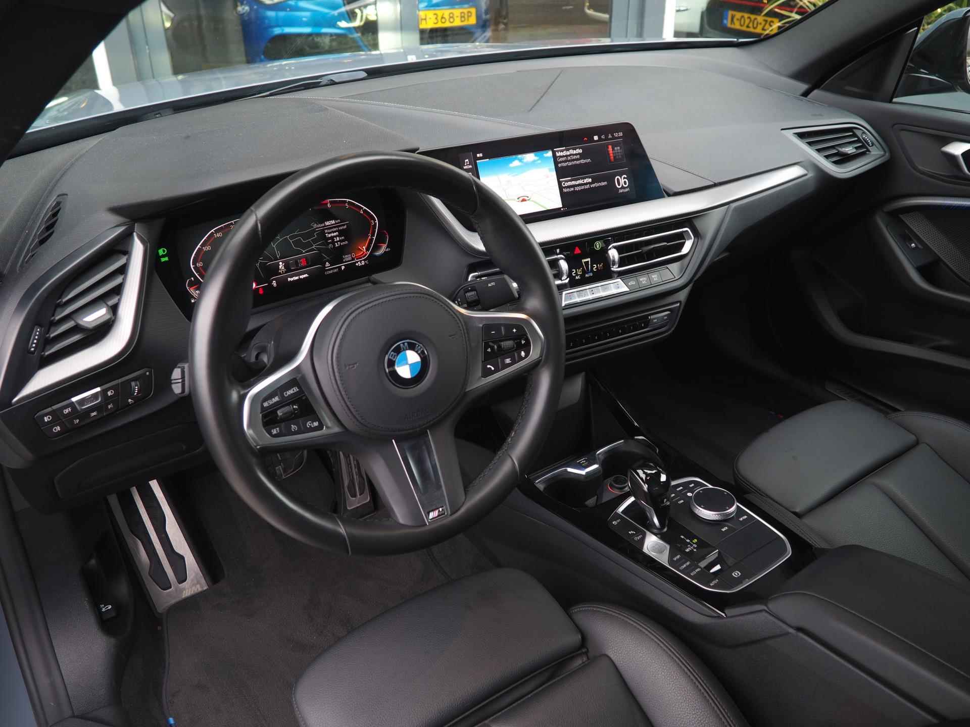 BMW 2-serie Gran Coupé 218i High Exec / M-Sport / Shadow / 19" / CarPlay / Ambient / Camera / DAB+ - 5/33