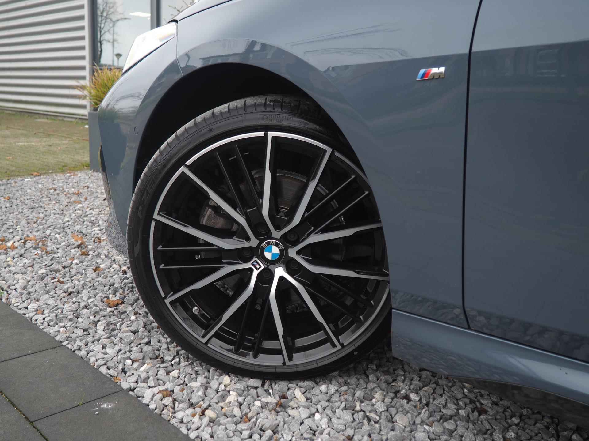 BMW 2-serie Gran Coupé 218i High Exec / M-Sport / Shadow / 19" / CarPlay / Ambient / Camera / DAB+ - 32/33