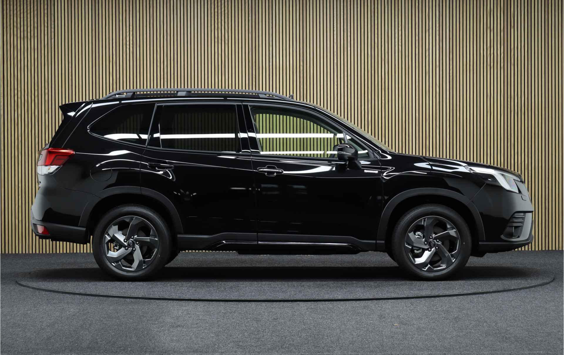 Subaru Forester 2.0i e-BOXER Premium Black | Nieuw uit voorraad leverbaar | Cruise adaptief | Harman Kardon | Panoramadak | Leder - 7/37