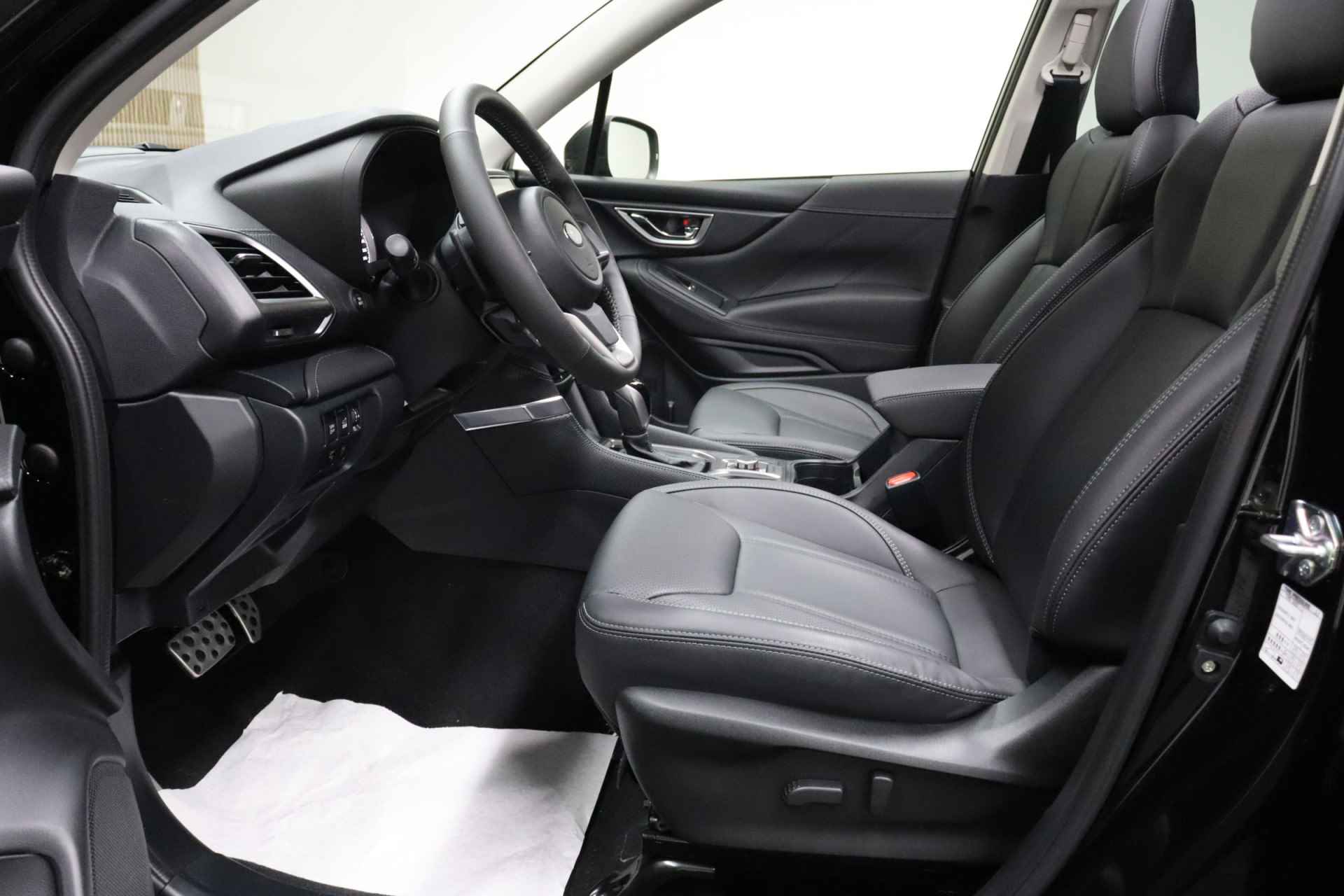 Subaru Forester 2.0i e-BOXER Premium Black | Nieuw uit voorraad leverbaar | Cruise adaptief | Harman Kardon | Panoramadak | Leder - 12/37