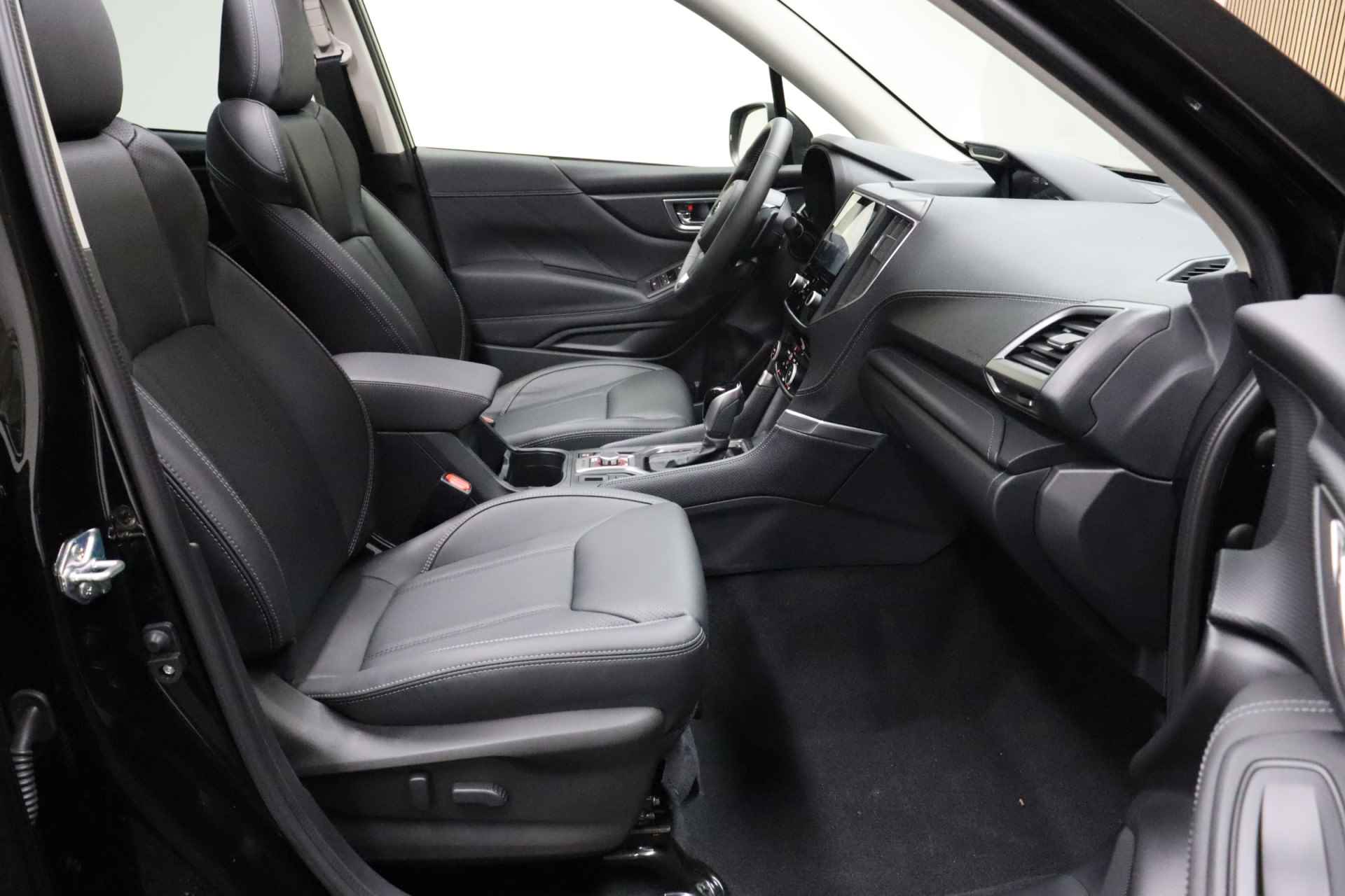 Subaru Forester 2.0i e-BOXER Premium Black | Nieuw uit voorraad leverbaar | Cruise adaptief | Harman Kardon | Panoramadak | Leder - 30/37