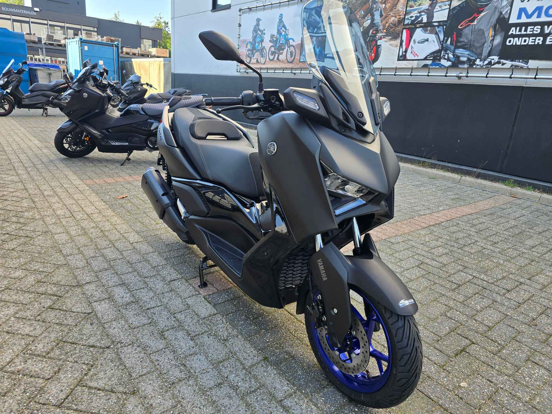 Yamaha XMAX 300 ABS - 2/24