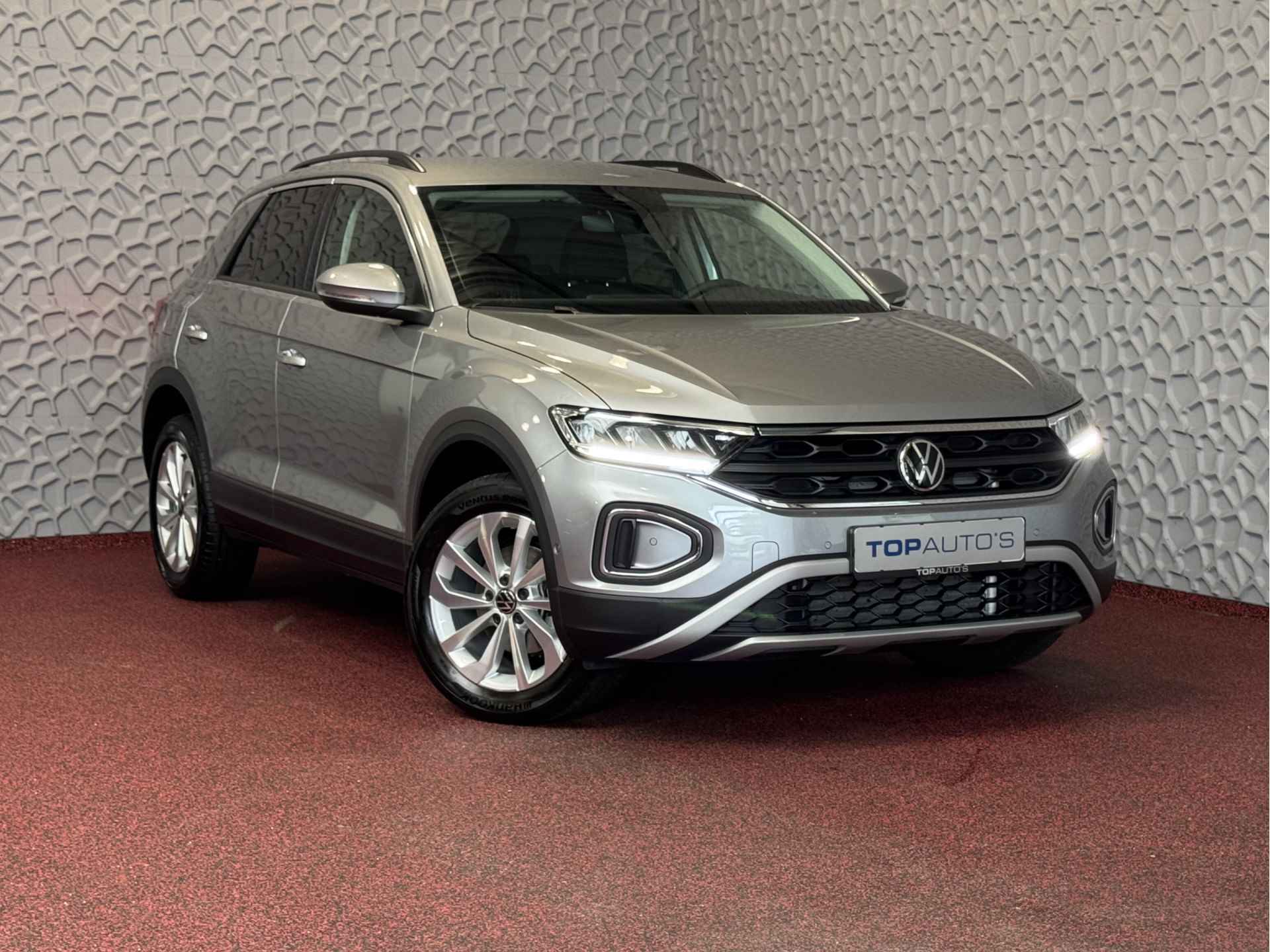 Volkswagen T-Roc 1.5 TSI 150PK EVO ADAP.CRUISE LED VIR.COCKPIT CAMERA STOEL.VERW. 17''LMV KEYLESS 2024 70 BIJNA NIEUWE VOLKSWAGEN'S UIT VOORRAAD LEVERBAAR - 54/81