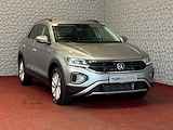 Volkswagen T-Roc 1.5 TSI 150PK EVO ADAP.CRUISE LED VIR.COCKPIT CAMERA STOEL.VERW. 17''LMV KEYLESS 2024 70 BIJNA NIEUWE VOLKSWAGEN'S UIT VOORRAAD LEVERBAAR