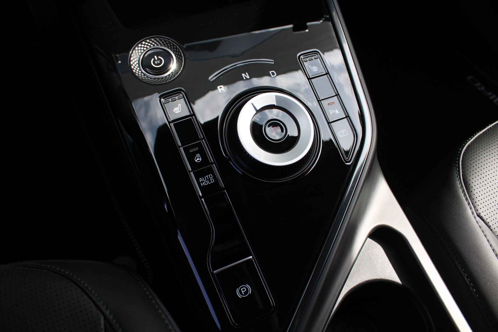 Kia Niro EV DynamicPlusLine 64.8 kWh | Airco | Navi | Camera | Cruise | 17" LM | PDC | - 24/38