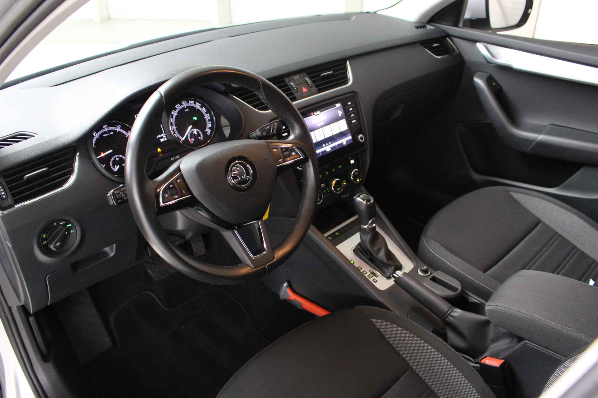 Škoda Octavia Combi 1.0 TSI Greentech Ambition Business Navigatie | Cruise Control | Parkeersensoren | Trekhaak - 11/20