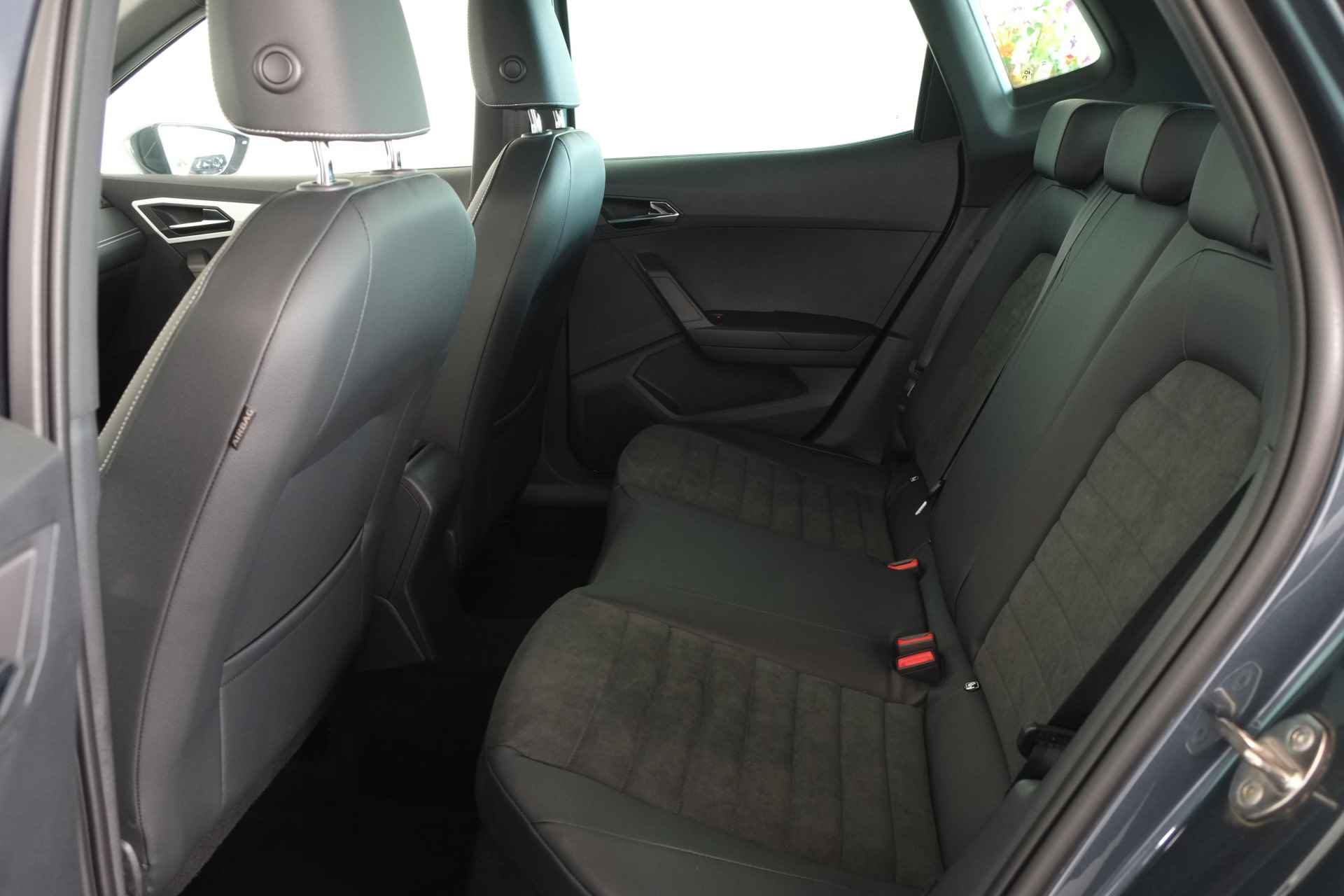 SEAT Arona 1.0 TGI (CNG) Xcellence / Navi / Carplay / LED / ACC / Camera - 9/27