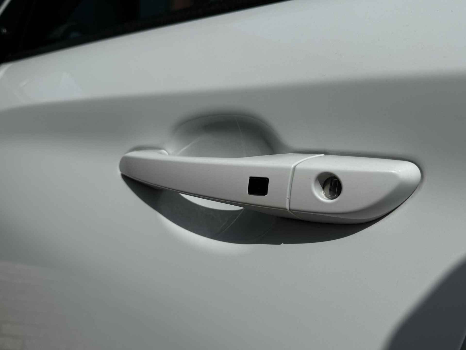 Hyundai Kona EV Fashion 64 kWh || Subsidie mogelijk | Adaptieve cruisecontrol | Groot Navi | Camera & pdc | - 10/35