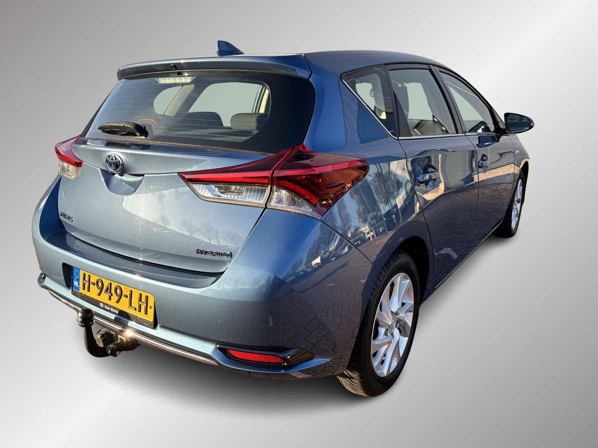 Toyota Auris 1.8 Hybrid Dynamic Navi, Pre crash safety, Allseason banden, DAB Radio, Trekhaak - 2/43