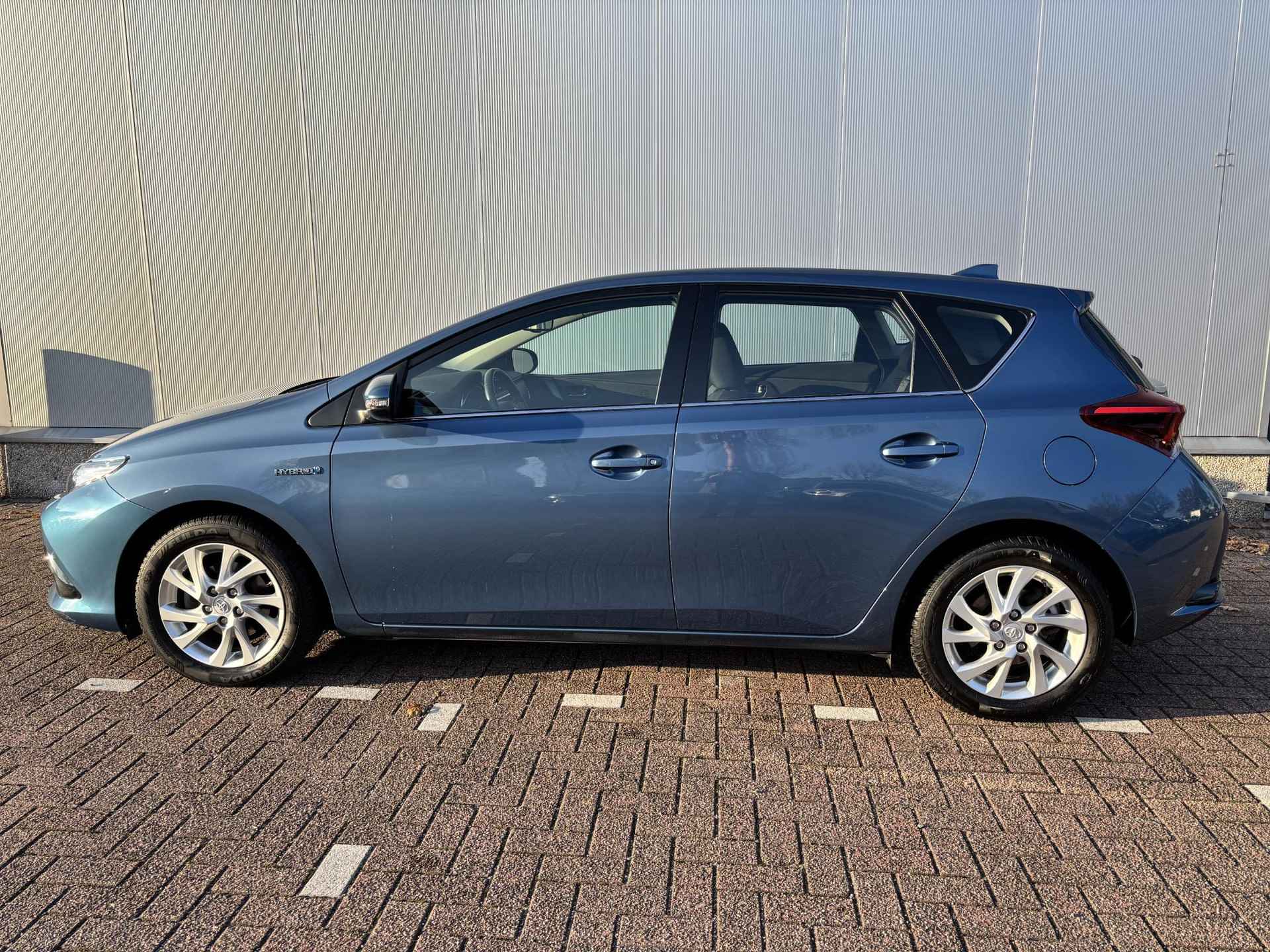 Toyota Auris 1.8 Hybrid Dynamic Navi, Pre crash safety, Allseason banden, DAB Radio, Trekhaak - 6/43