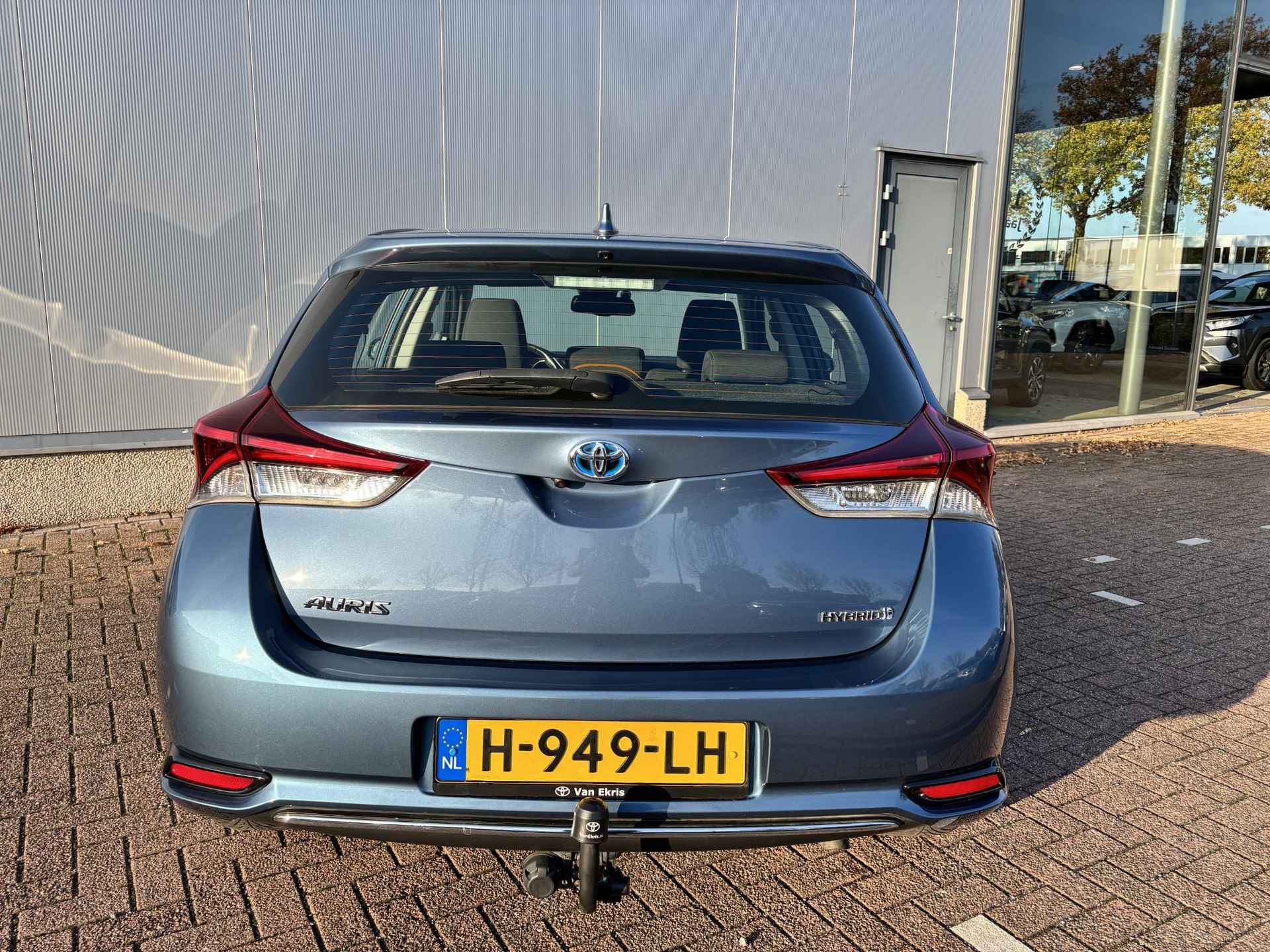 Toyota Auris 1.8 Hybrid Dynamic Navi, Pre crash safety, Allseason banden, DAB Radio, Trekhaak - 29/43