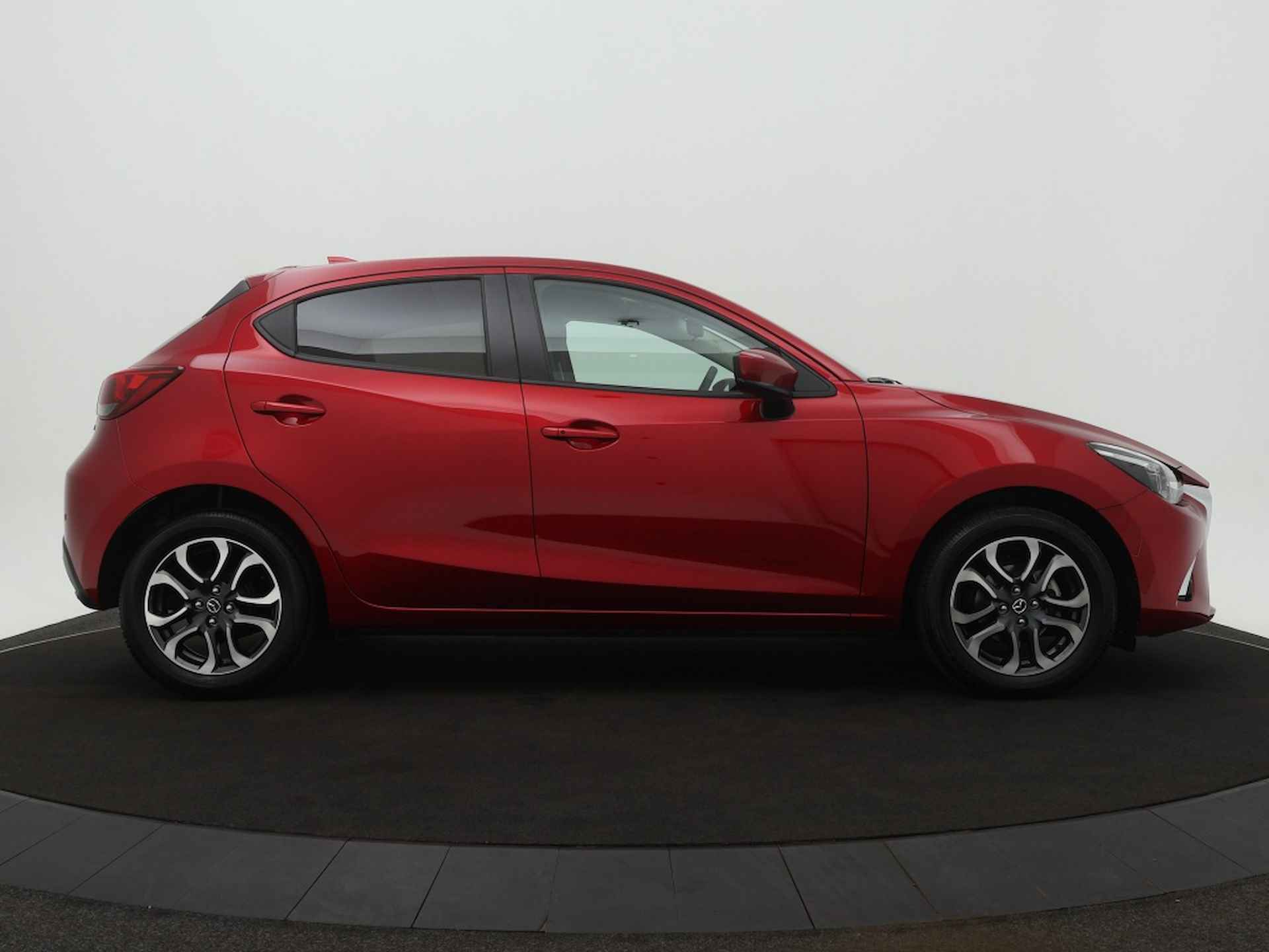 Mazda 2 Skyactiv-G GT-M Automaat / Navi / Camera / Keyless - 4/31