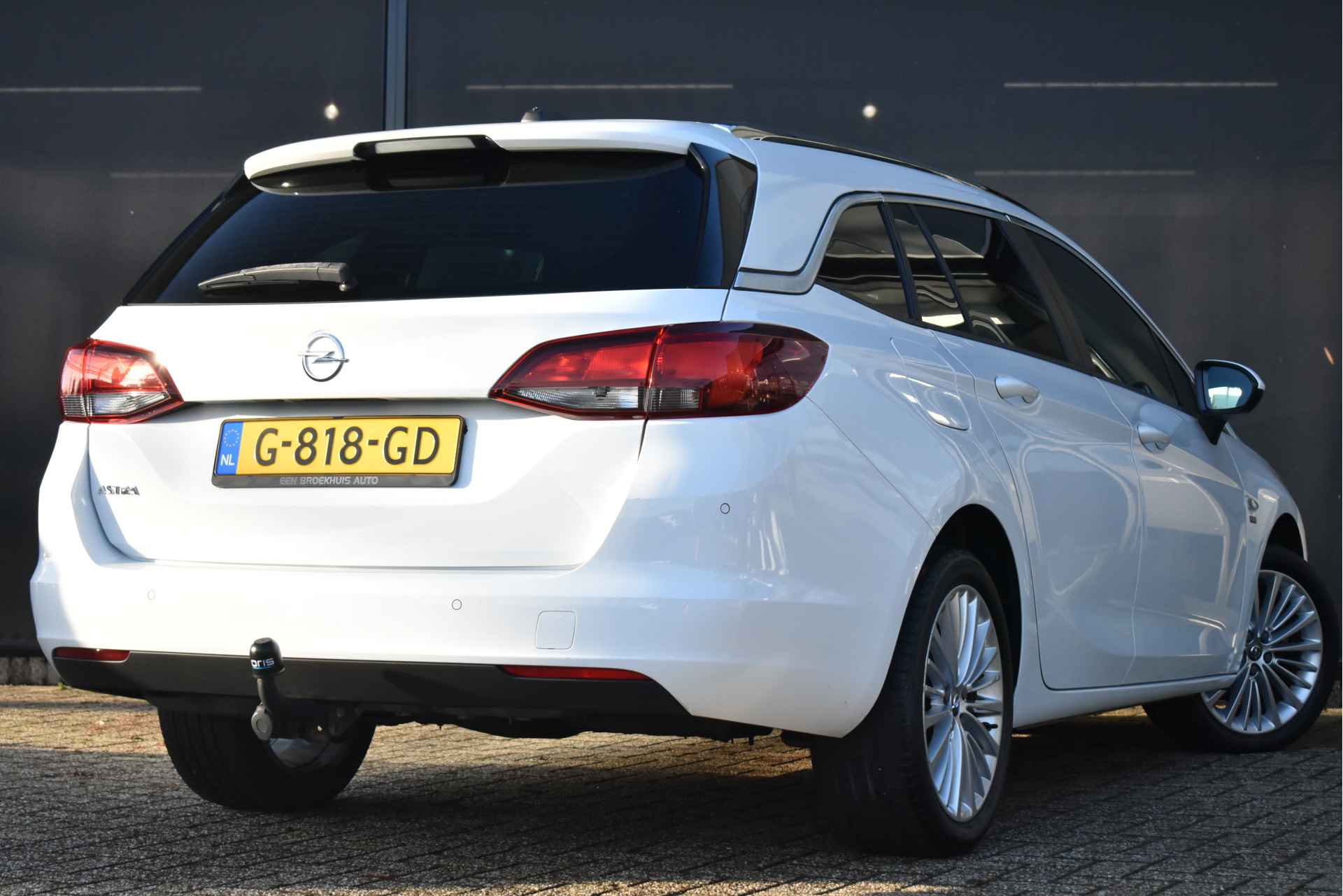 Opel Astra 1.0 Turbo 120 Jaar Edition+ | Trekhaak | Navigatie | Climate Control | Parkeersensoren | Dealeronderhouden | 1e Eigenaar | !! - 3/39