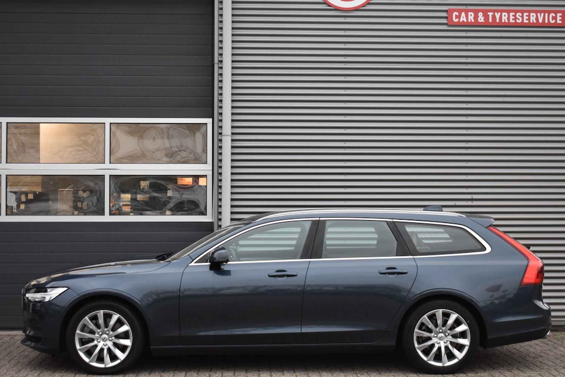 VOLVO V90 2.0 T5 / ACHTERUITRIJCAMERA / NAVI - 2/28