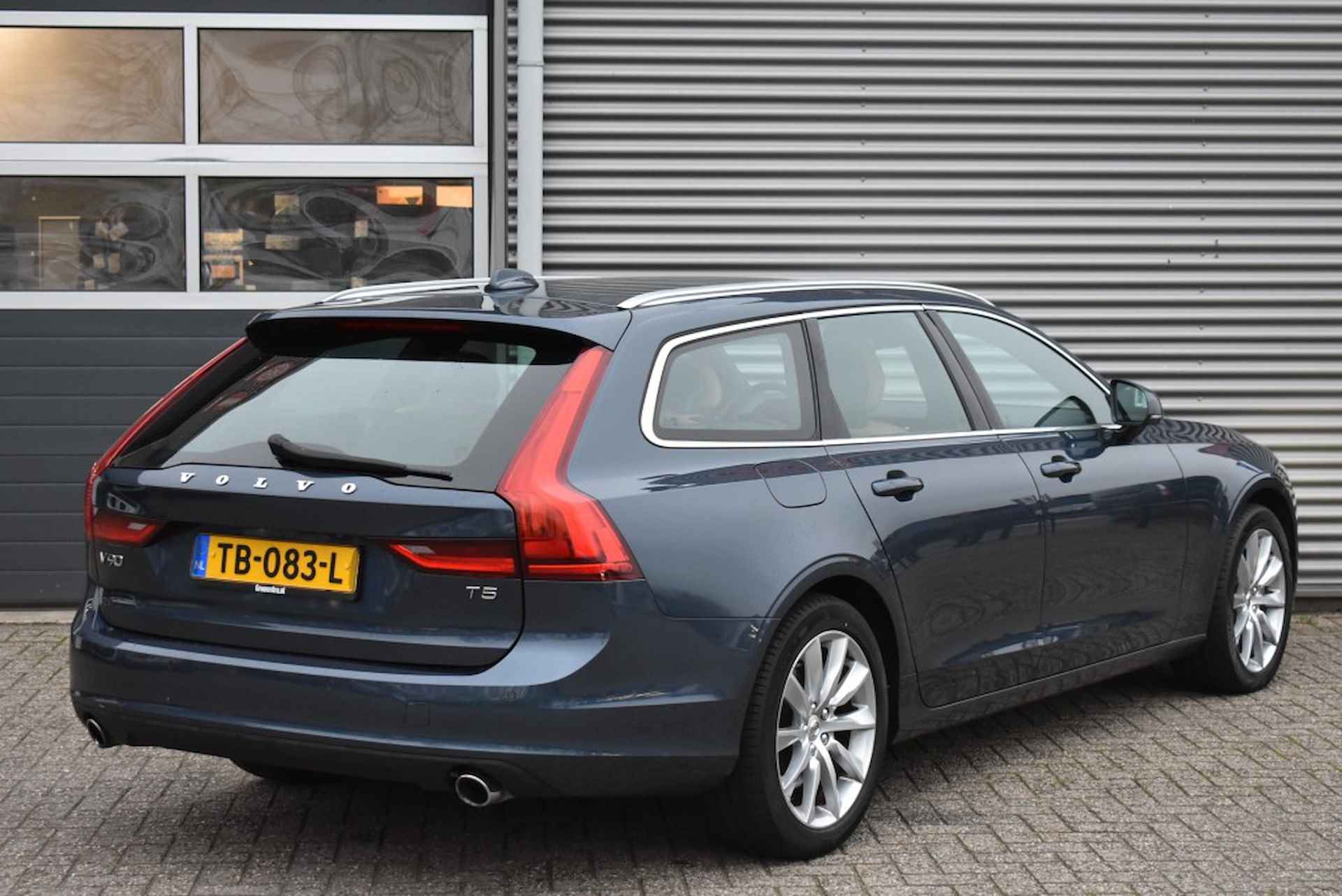 VOLVO V90 2.0 T5 / ACHTERUITRIJCAMERA / NAVI - 3/28