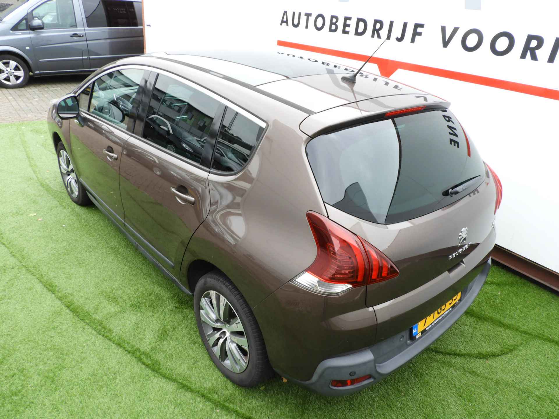 PEUGEOT 3008 1.6 16V THP 156PK Aut. Active - 30/31