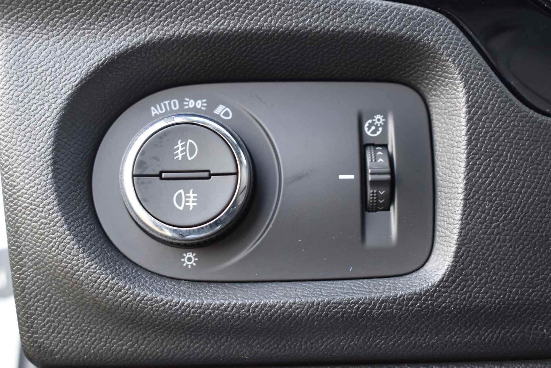 Opel Corsa-e Elegance 50 kWh 3-fase | Navi | LMV | PDC | Cruise Control - 18/47