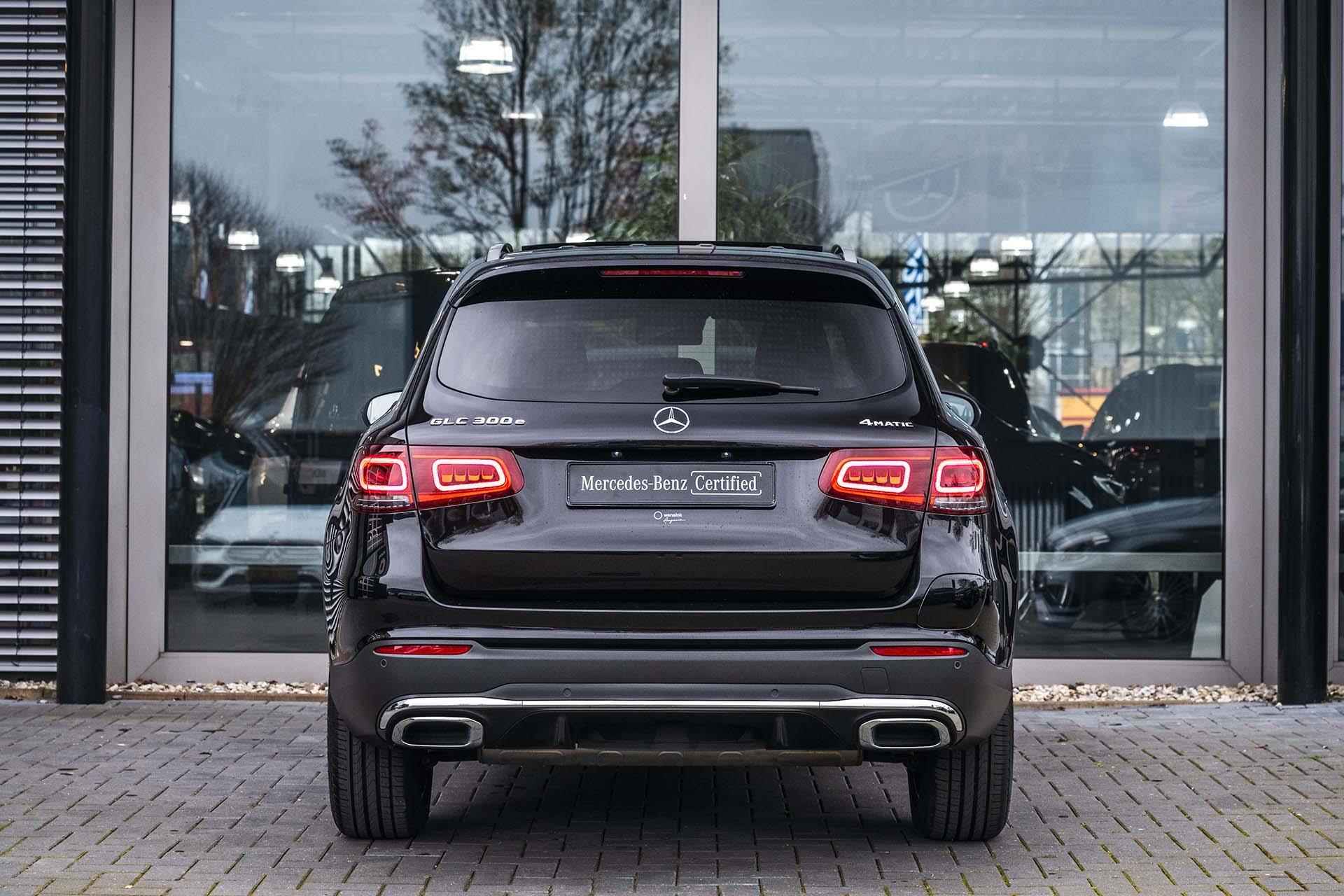 Mercedes-Benz GLC-klasse 300e 4MATIC Premium AMG | Panoramadak | Trekhaak | Digital dashboard | Dodehoekassistent | Stoelverwarming | LED Performance koplampen - 7/38