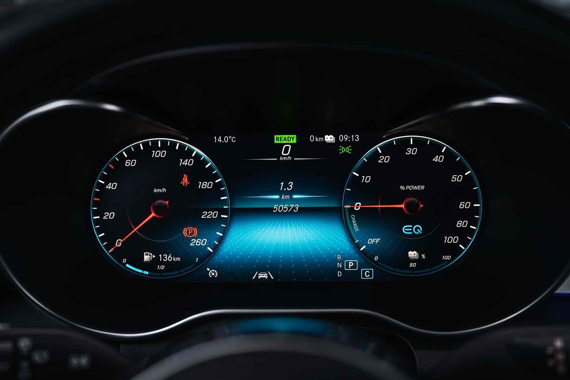 Mercedes-Benz GLC-klasse 300e 4MATIC Premium AMG | Panoramadak | Trekhaak | Digital dashboard | Dodehoekassistent | Stoelverwarming | LED Performance koplampen - 22/38