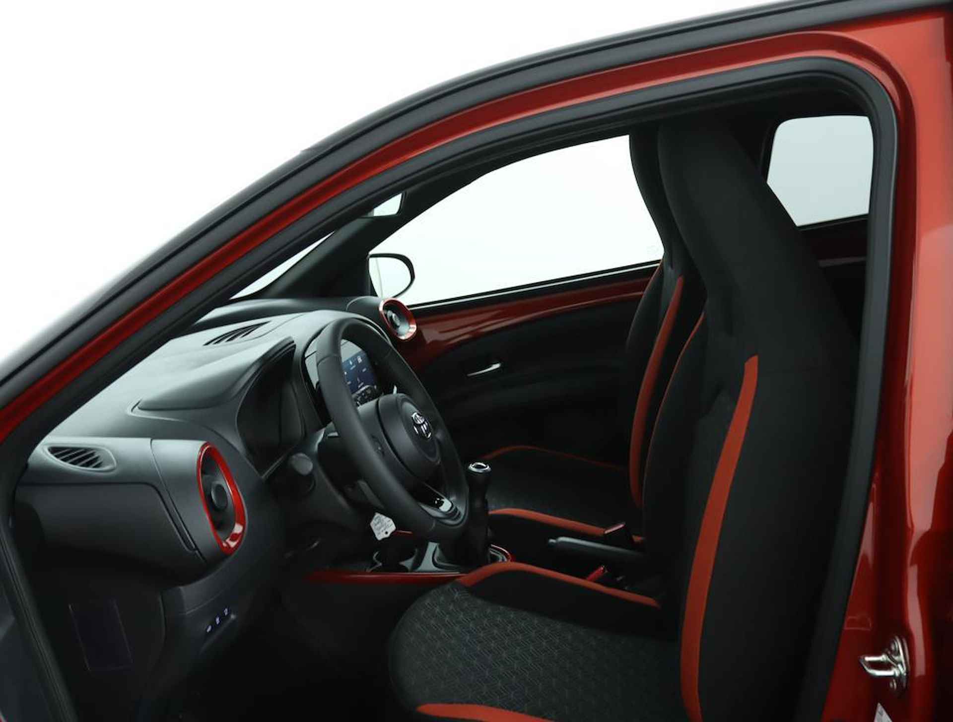Toyota Aygo X 1.0 VVT-i MT Pulse | Design Pack | Adaptive Cruise Control | Navigatie | Apple Carplay | Android Auto | - 17/48