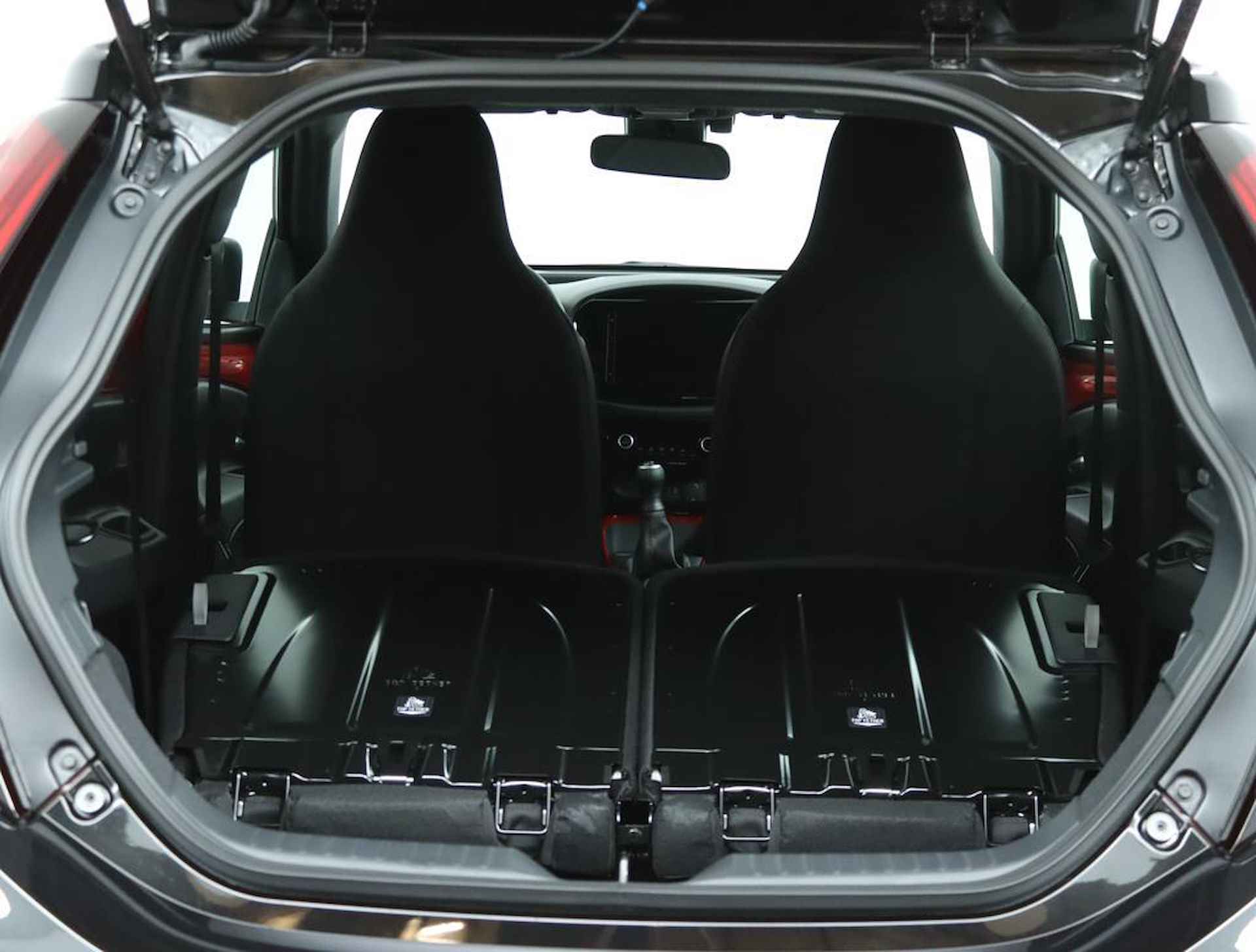 Toyota Aygo X 1.0 VVT-i MT Pulse | Design Pack | Adaptive Cruise Control | Navigatie | Apple Carplay | Android Auto | - 25/48