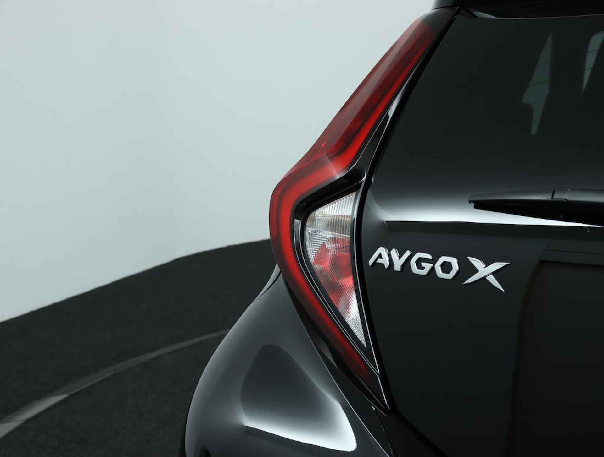 Toyota Aygo X 1.0 VVT-i MT Pulse | Design Pack | Adaptive Cruise Control | Navigatie | Apple Carplay | Android Auto | - 36/48