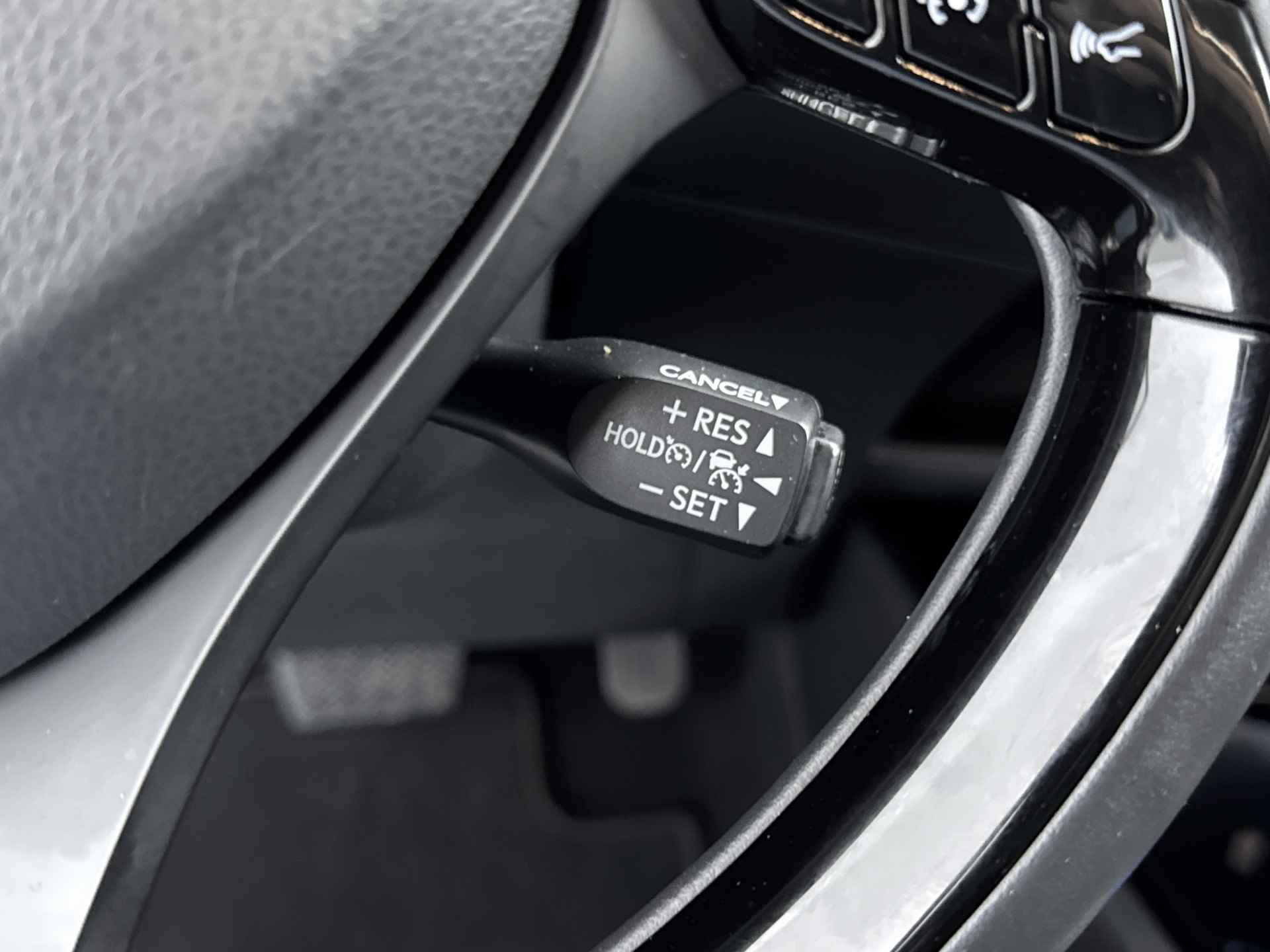 Toyota C-HR 1.8 Hybrid Dynamic | NL-Auto | Navigatie | - 24/40