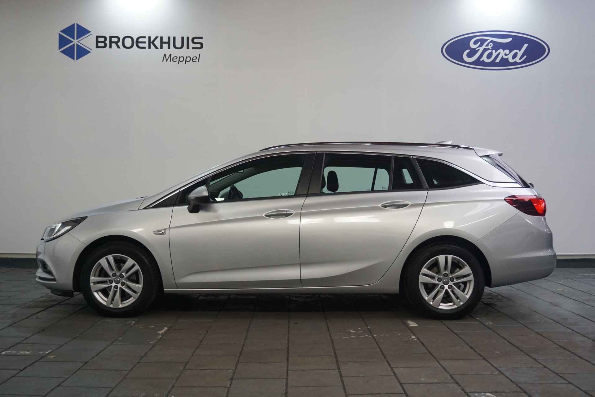 Opel Astra Sports Tourer 1.4 Innovation | Trekhaak | Xenon | Camera | Clima | Navi | - 3/36