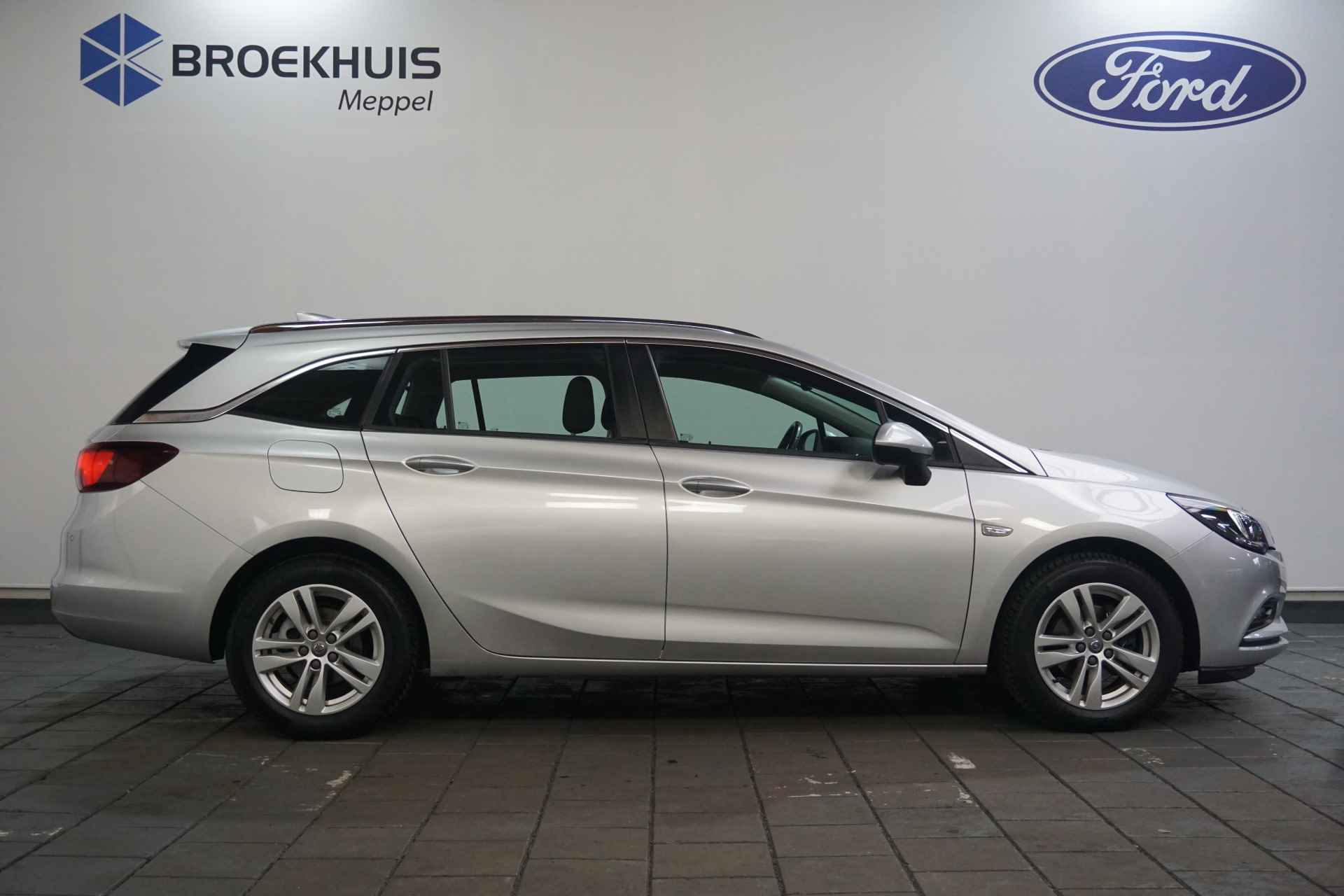 Opel Astra Sports Tourer 1.4 Innovation | Trekhaak | Xenon | Camera | Clima | Navi | - 6/36