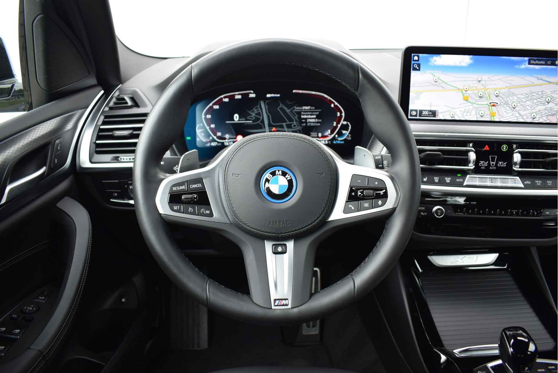 BMW X3 xDrive30e High Executive M Sport Automaat / Sportstoelen / Stoelverwarming / LED / Parking Assistant / Comfort Access / Live Cockpit Professional / Verwarmd stuurwiel - 15/28