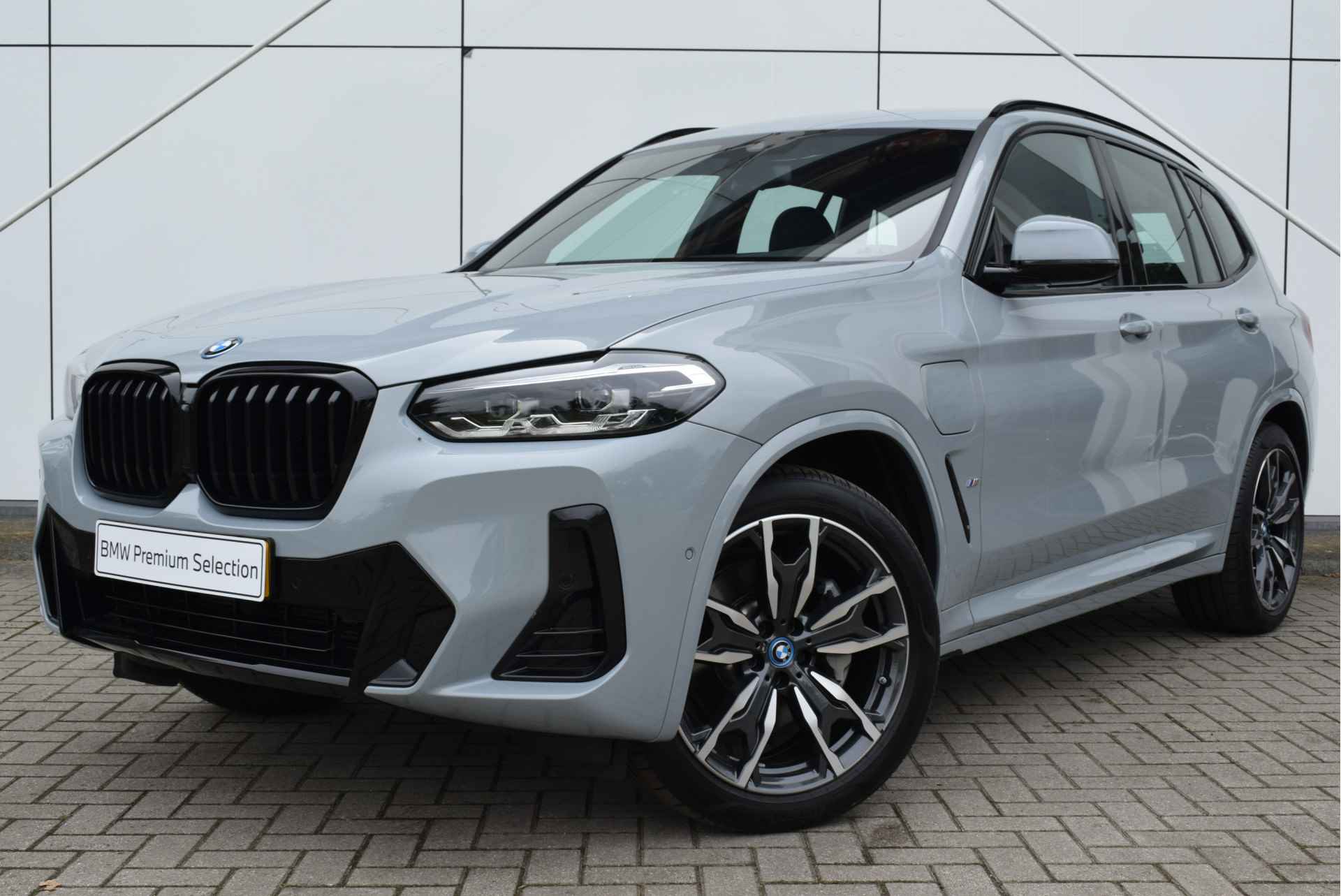 BMW X3 xDrive30e High Executive M Sport Automaat / Sportstoelen / Stoelverwarming / LED / Parking Assistant / Comfort Access / Live Cockpit Professional / Verwarmd stuurwiel - 28/28