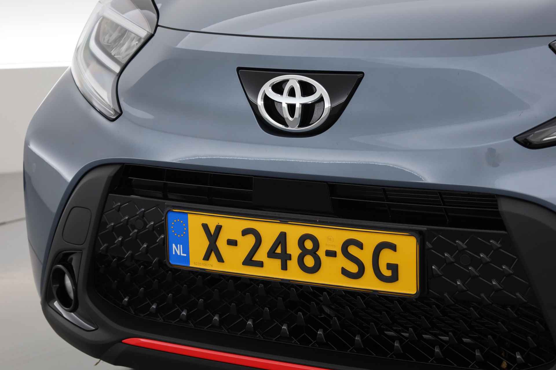 Toyota Aygo X 1.0 VVT-i S-CVT Undercover | Navi | Keyless | Stoelverw. | Adapt. Cruise | Camera | PDC V+A | 18" | JBL - 23/30