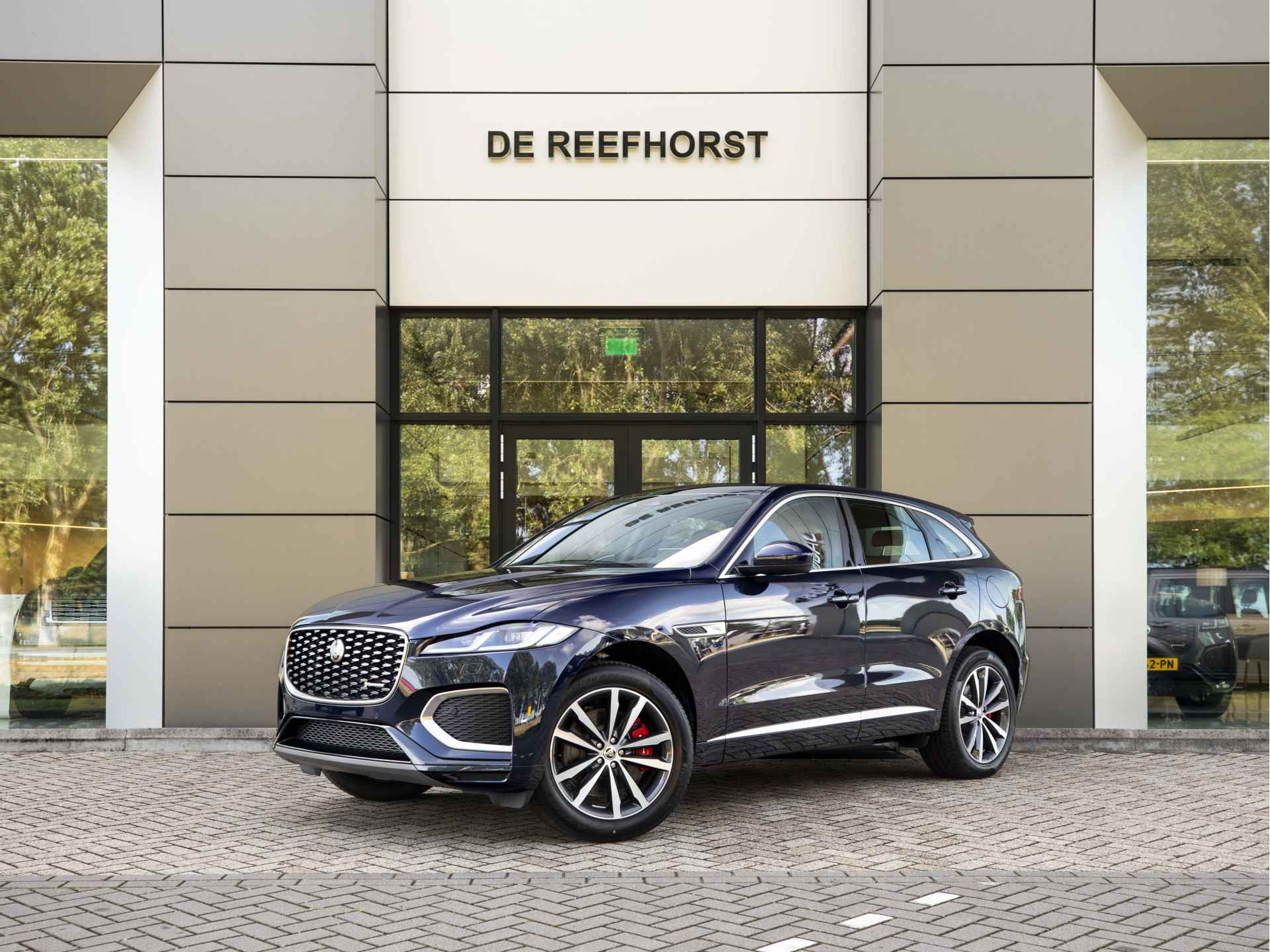 Jaguar F-Pace P400e 404pk AWD PHEV R-Dynamic S | 5 jaar garantie | 0 km - NIEUW | Elektr. Trekhaak | Adaptive Cruise | - 1/60