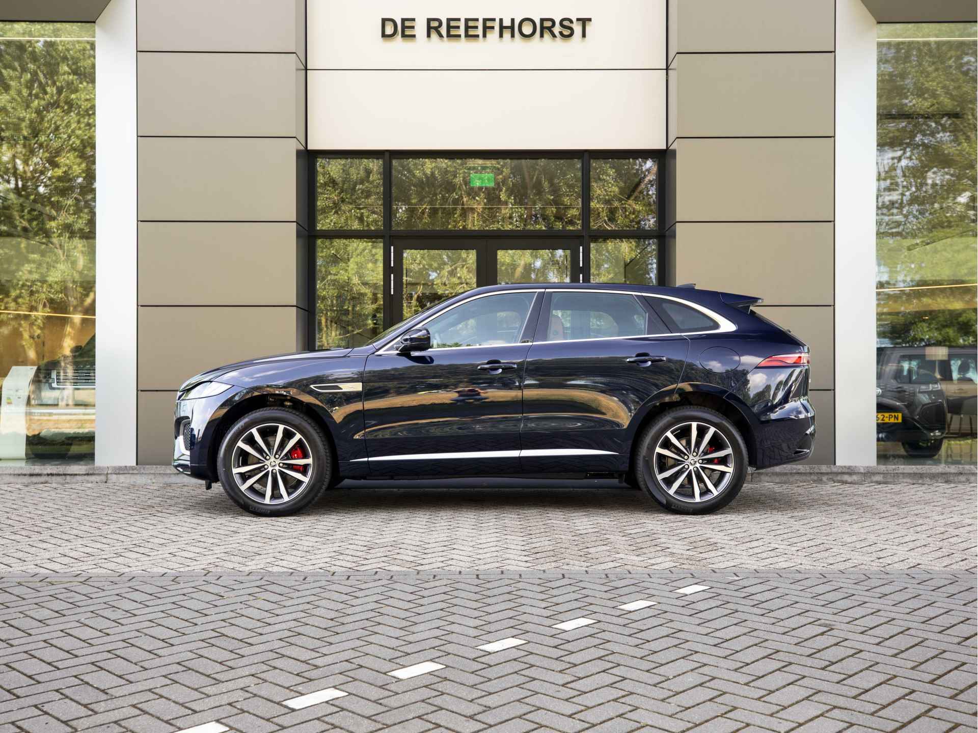 Jaguar F-Pace P400e 404pk AWD PHEV R-Dynamic S | 5 jaar garantie | 0 km - NIEUW | Elektr. Trekhaak | Adaptive Cruise | - 2/60