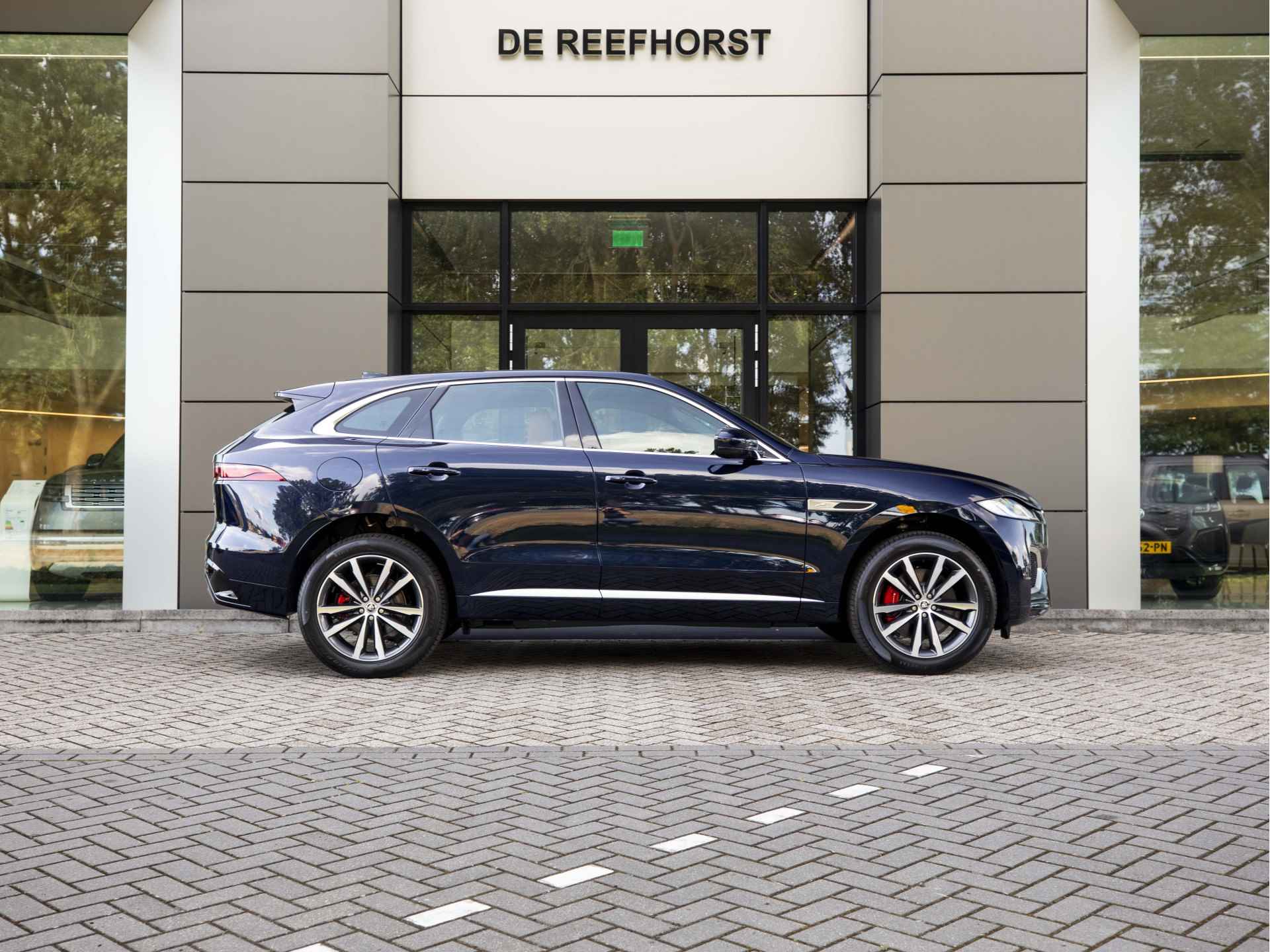 Jaguar F-Pace P400e 404pk AWD PHEV R-Dynamic S | 5 jaar garantie | 0 km - NIEUW | Elektr. Trekhaak | Adaptive Cruise | - 9/60