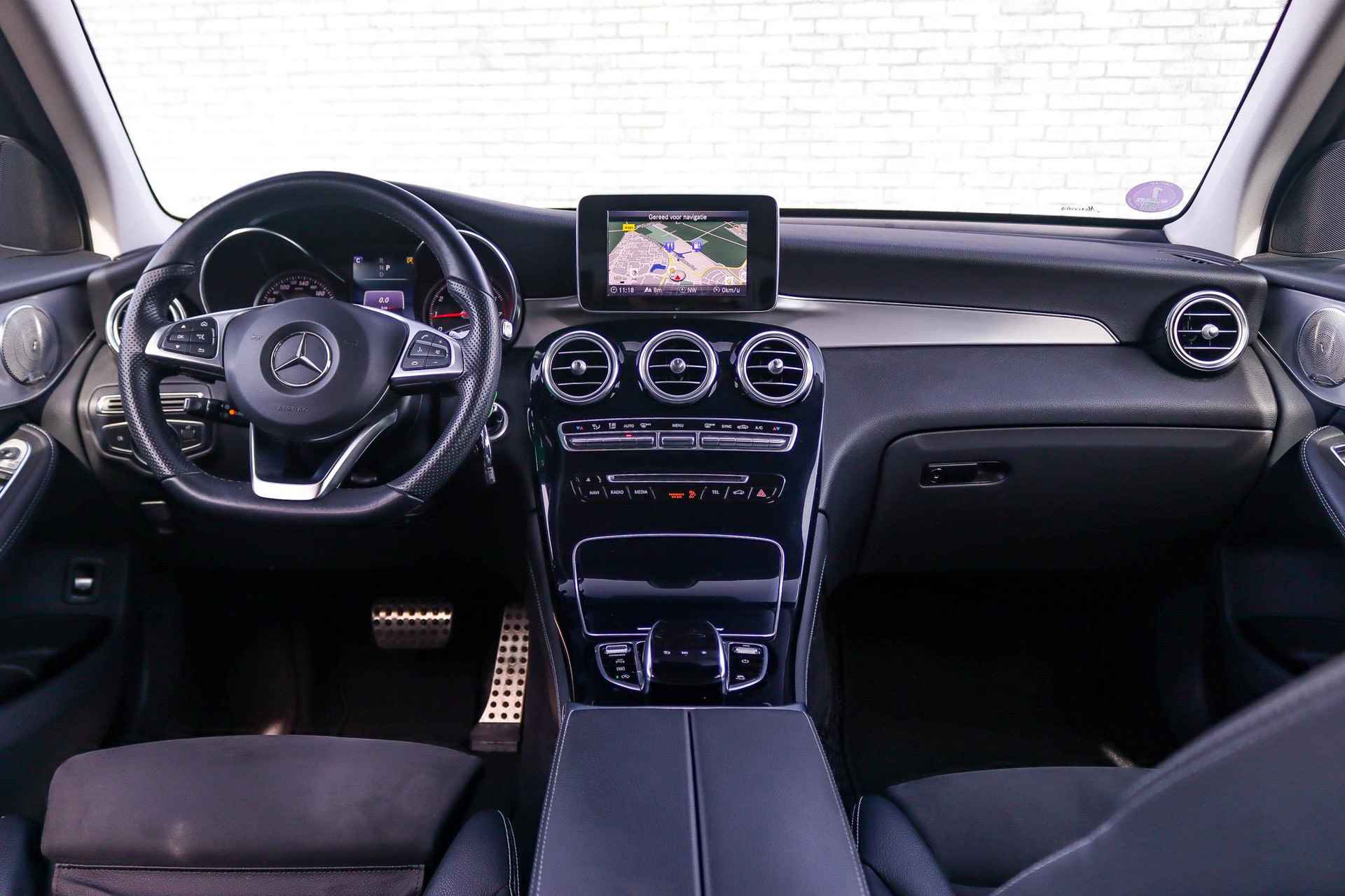 Mercedes-Benz GLC GLC 250 Automaat 4MATIC Exclusive Exterieur | AMG Line Interieur | Ambition Pakket | Trekhaak | Burmester Audio | Stoelverwarming | LED | Parktronic - 3/34